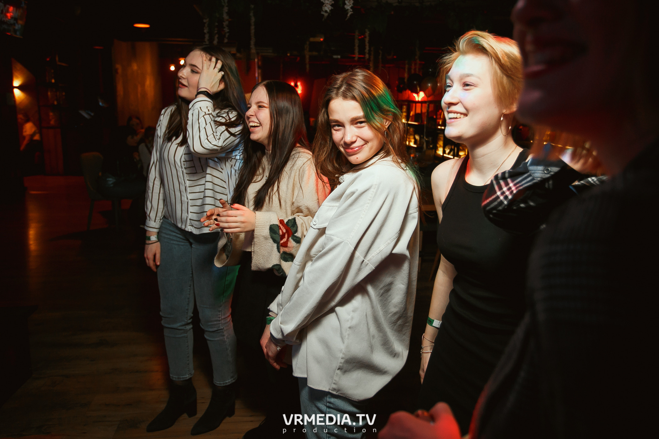 Крупным Планом в гриль-баре «Жара»