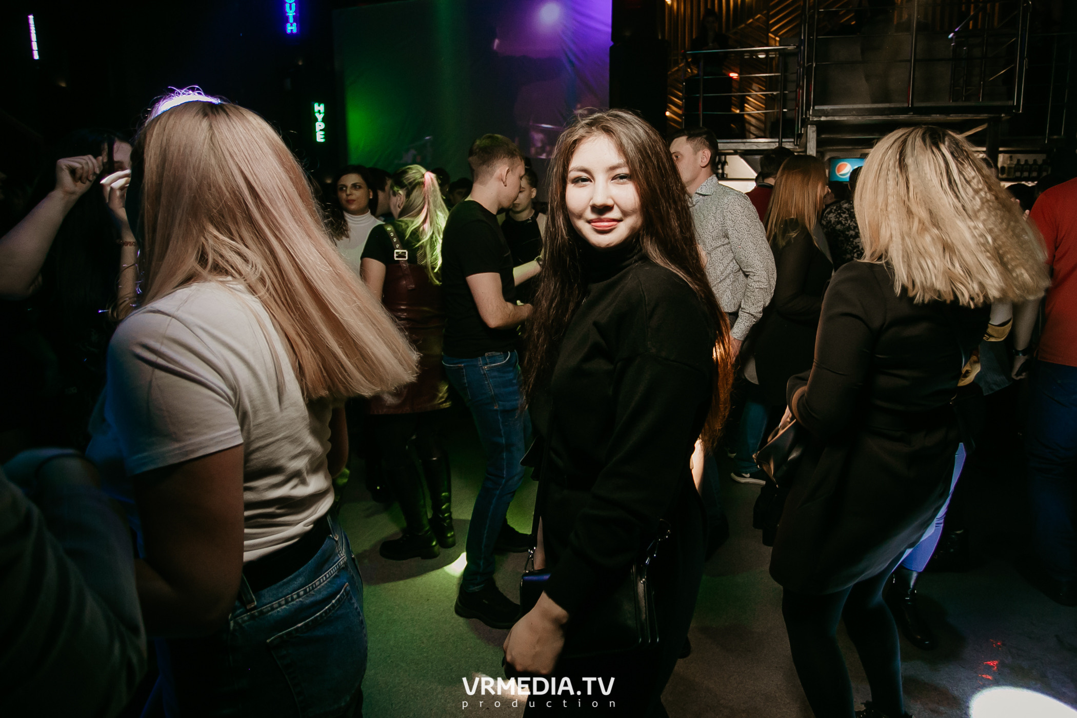 Выходные в баре «DOSKI»