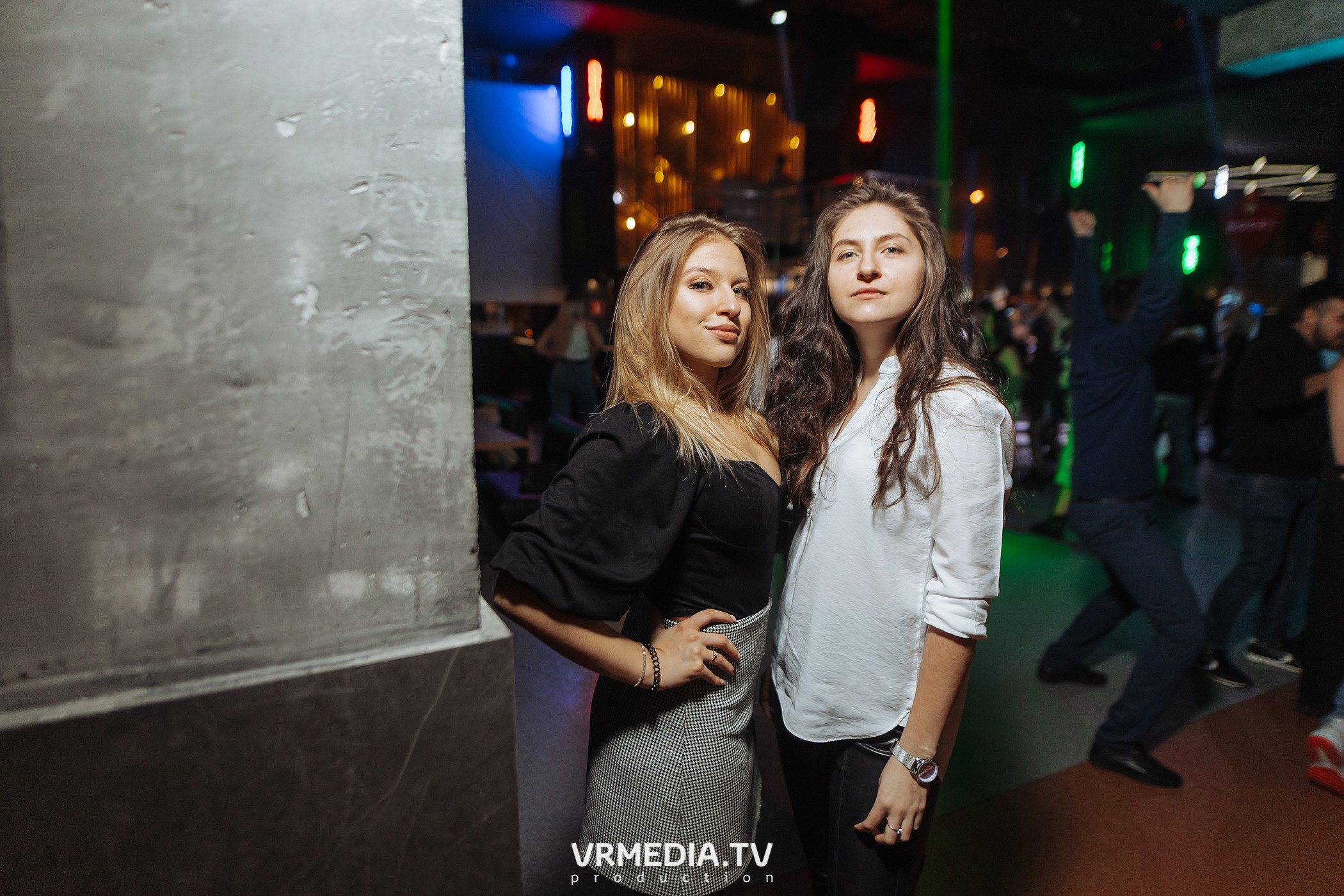 Выходные в баре «DOSKI»