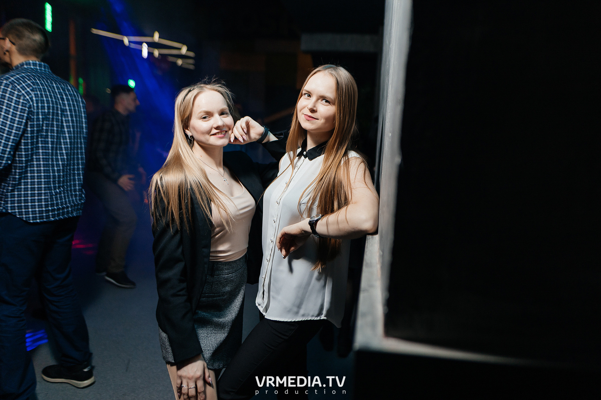 Выходные в баре «DOSKI»