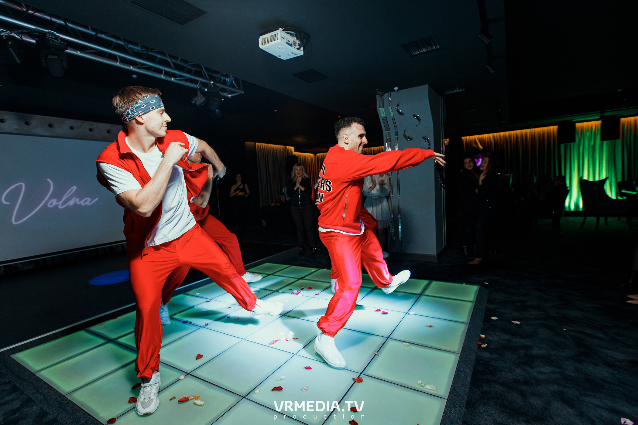 Women’s weekend в караоке «Volna»