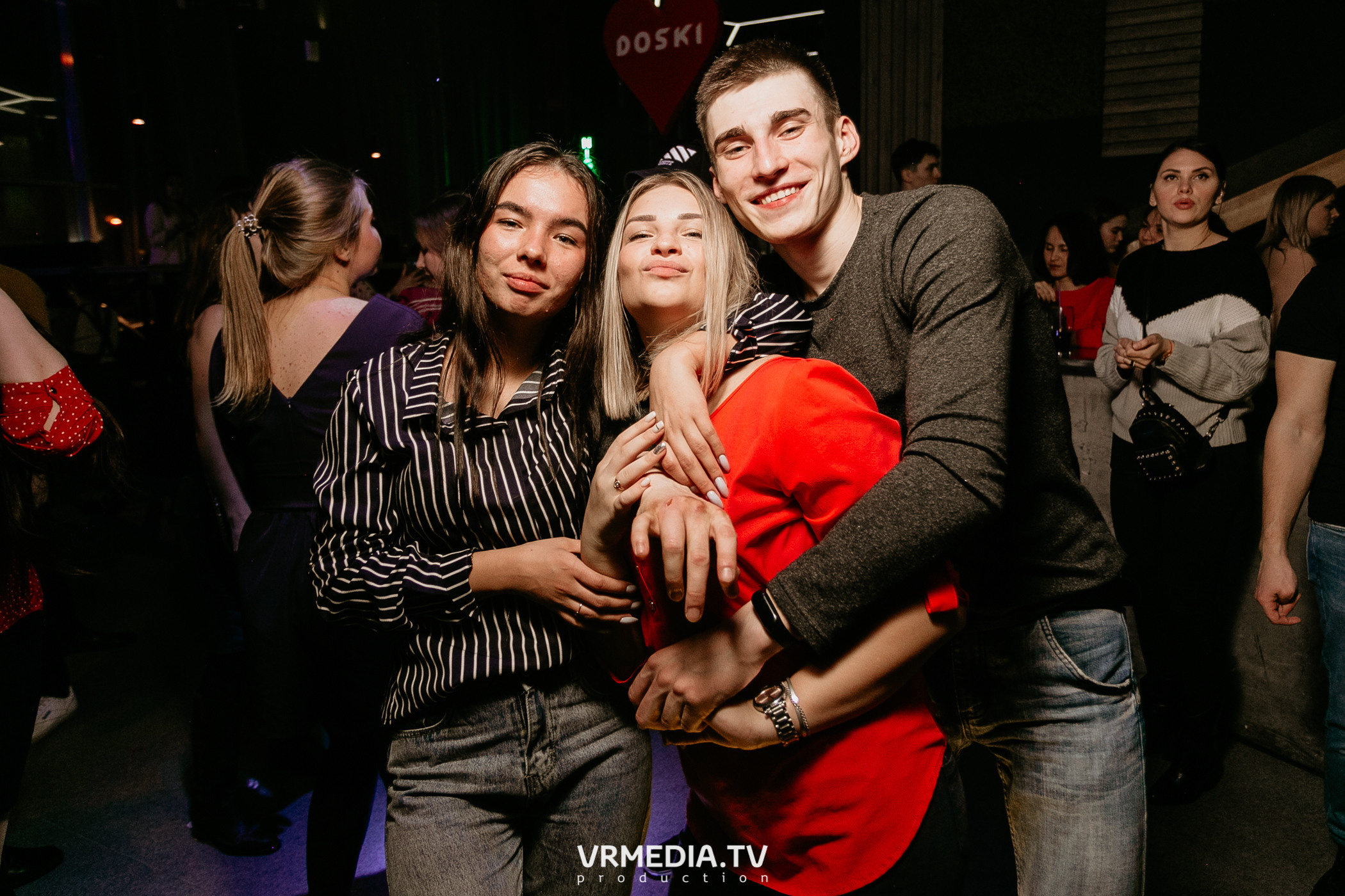 Выходные в баре «DOSKI»