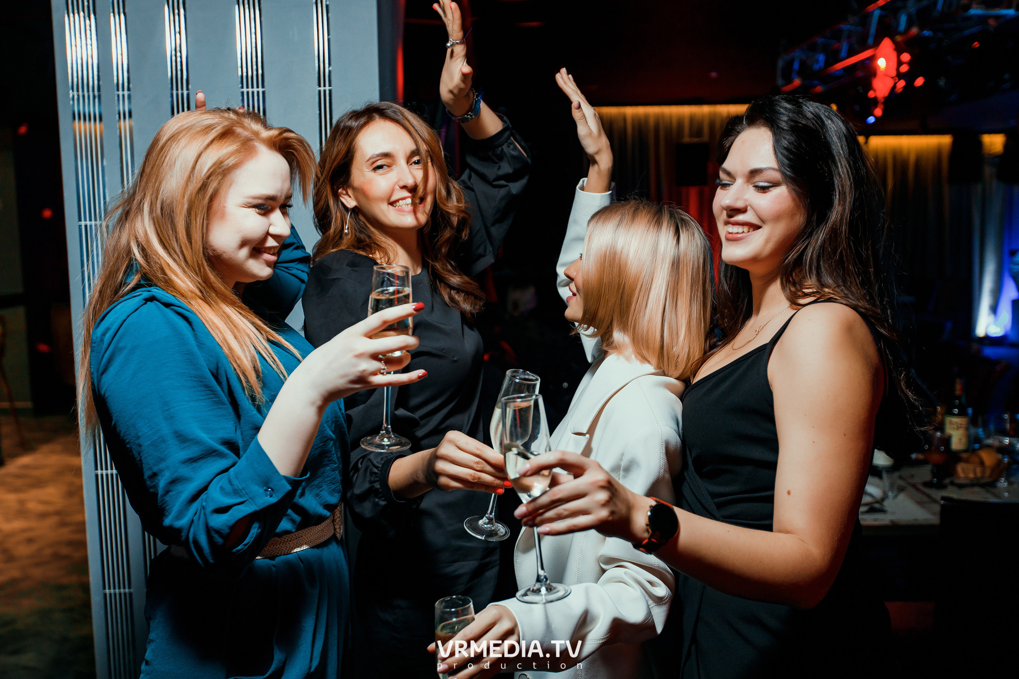 Women’s weekend в караоке «Volna»