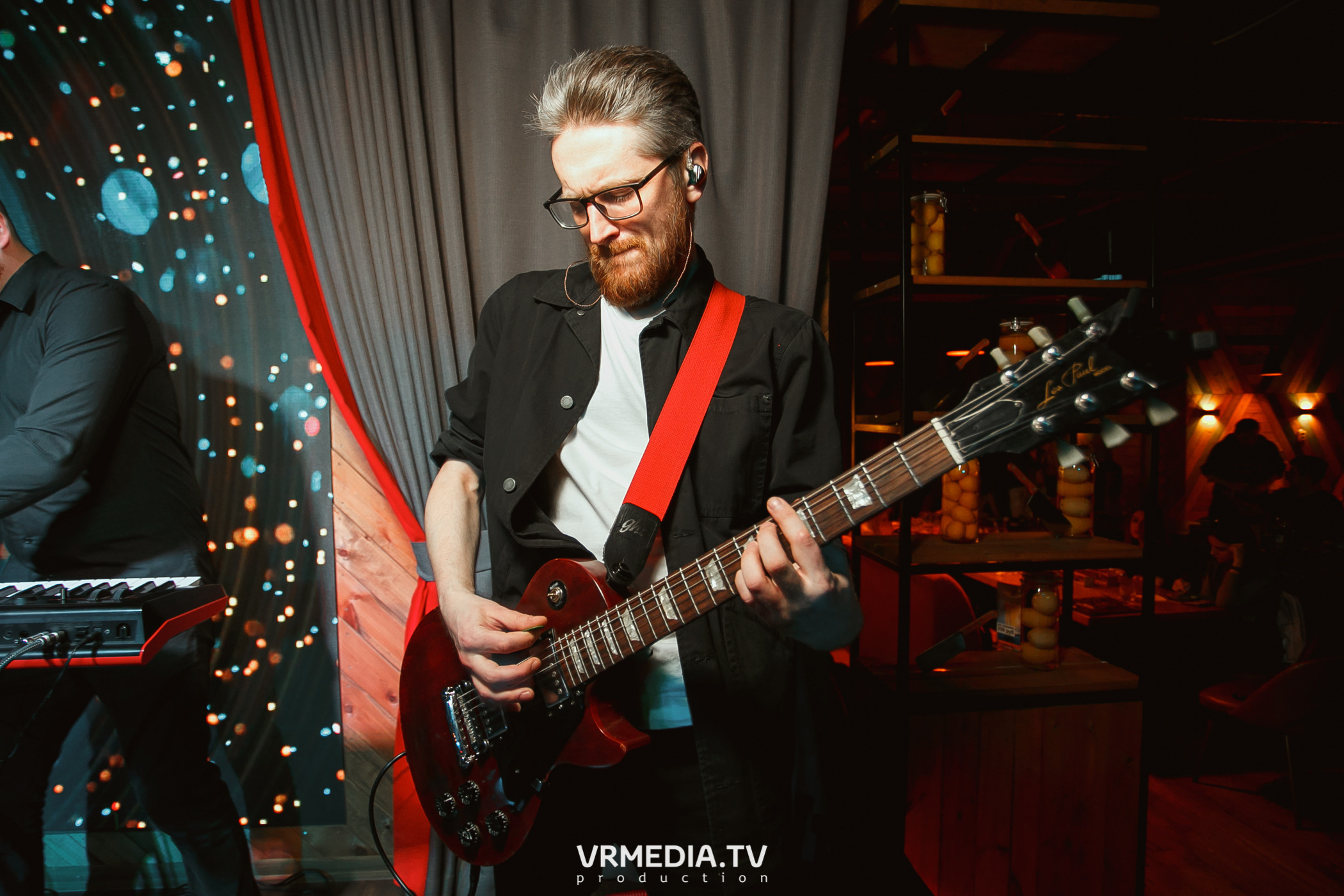 Алые Паруса в гриль-баре «Жара»