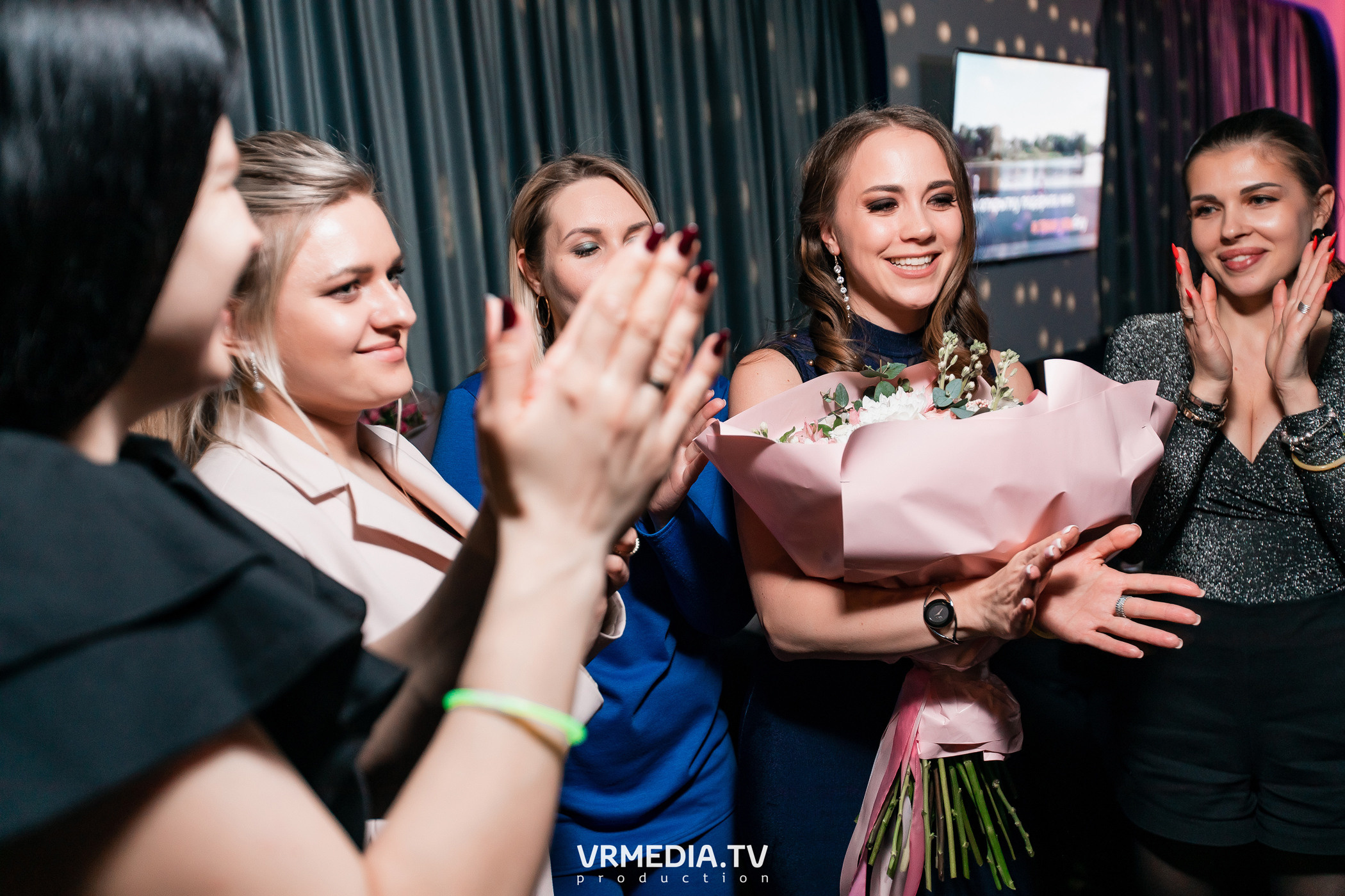 Выходные в караоке «Volna»