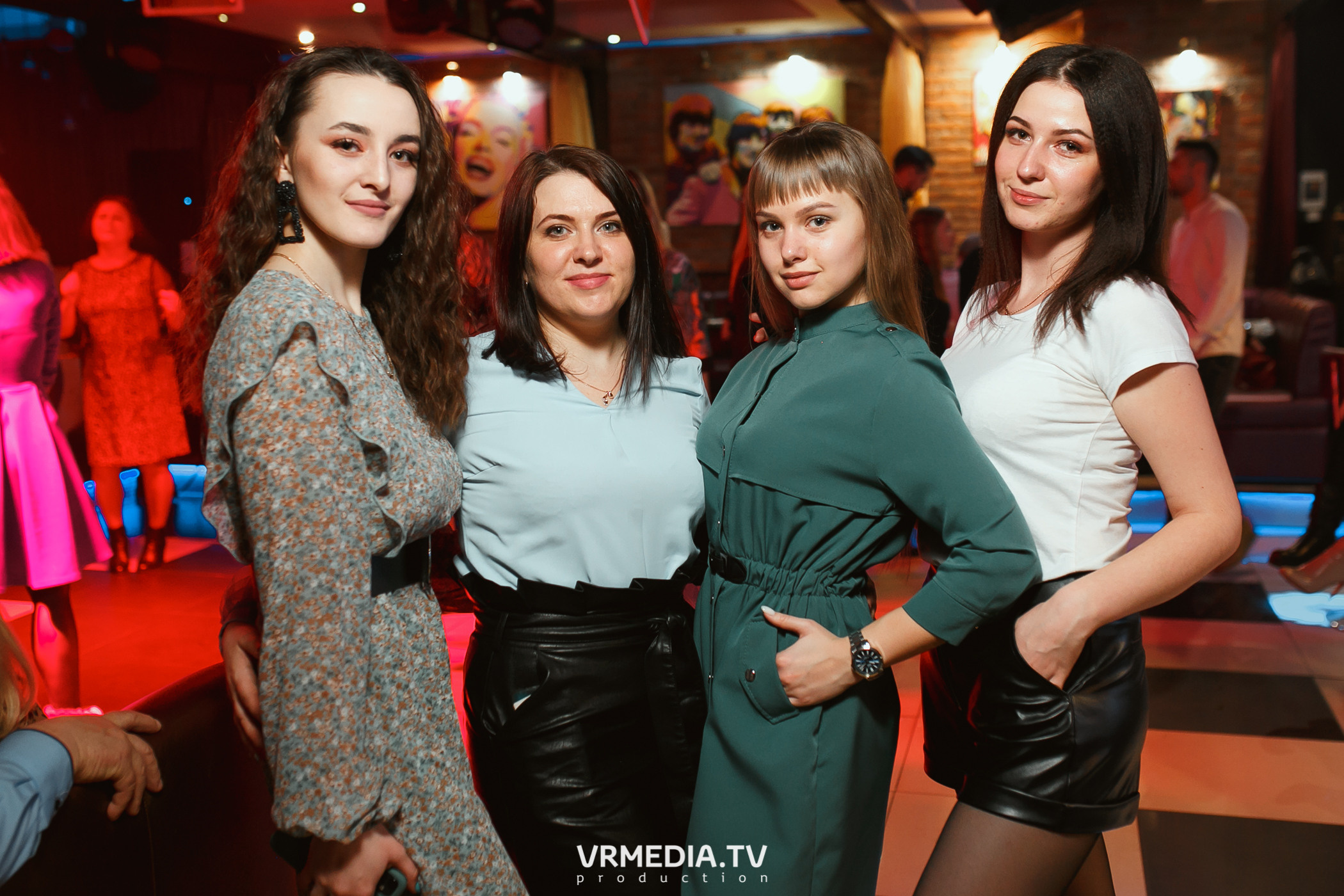 Международный женский день в караоке-баре «Четыре стихии»