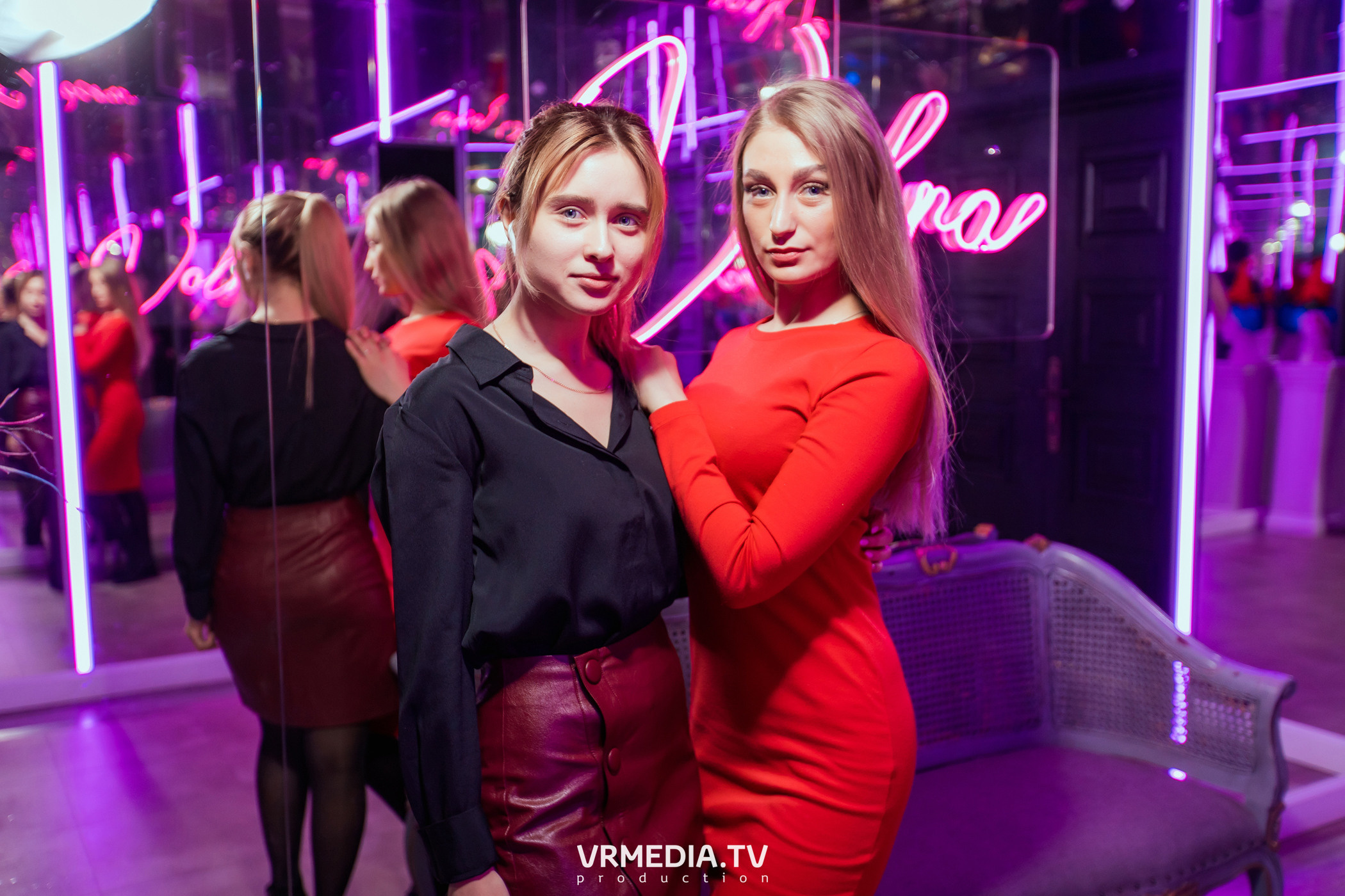 Merry Christmas в караоке «Volna»