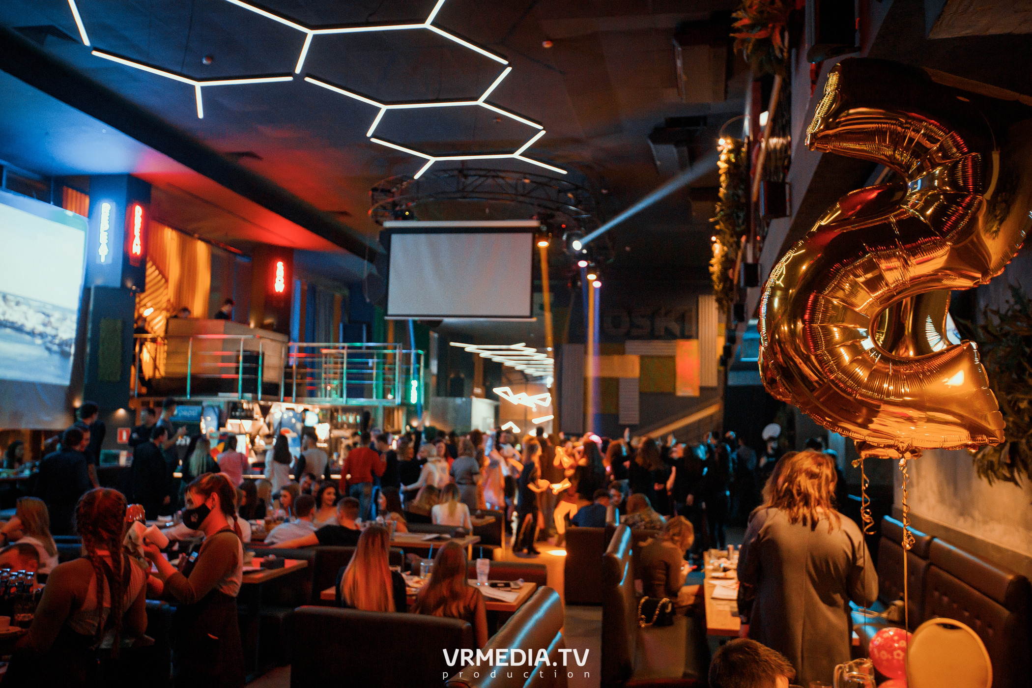 Выходные в баре «DOSKI»