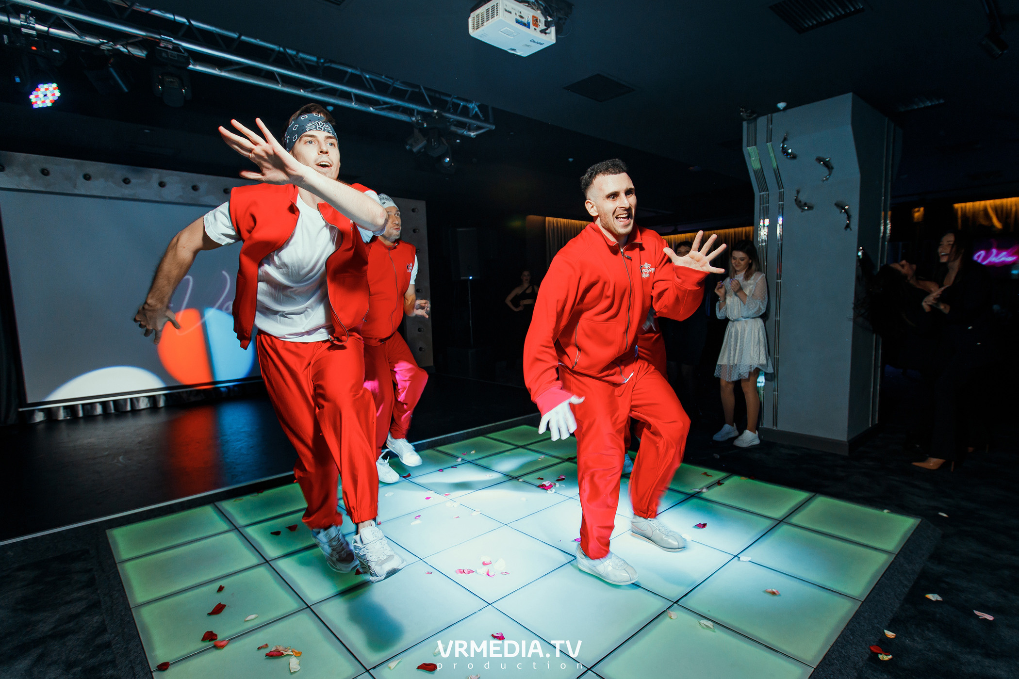 Women’s weekend в караоке «Volna»