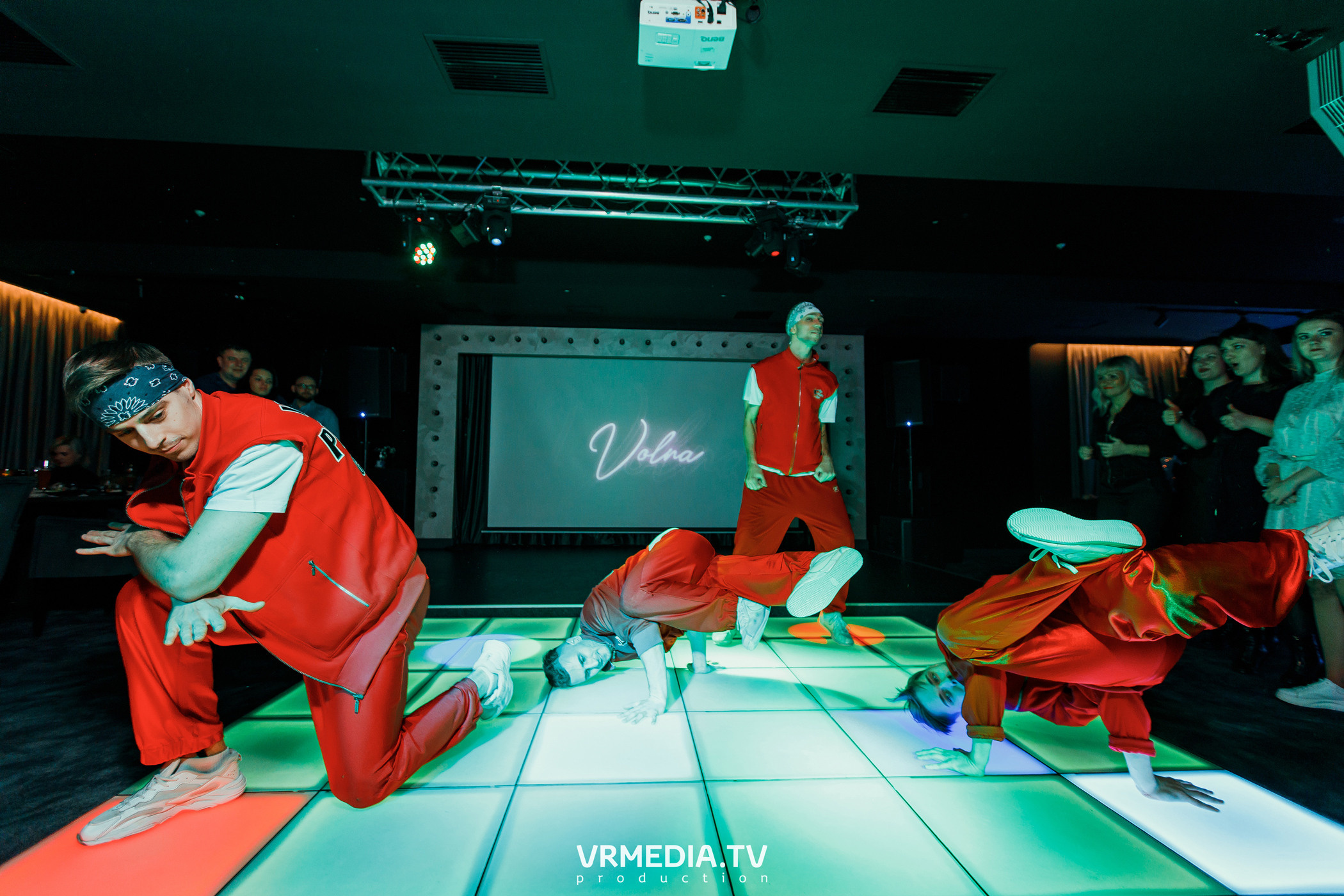 Women’s weekend в караоке «Volna»