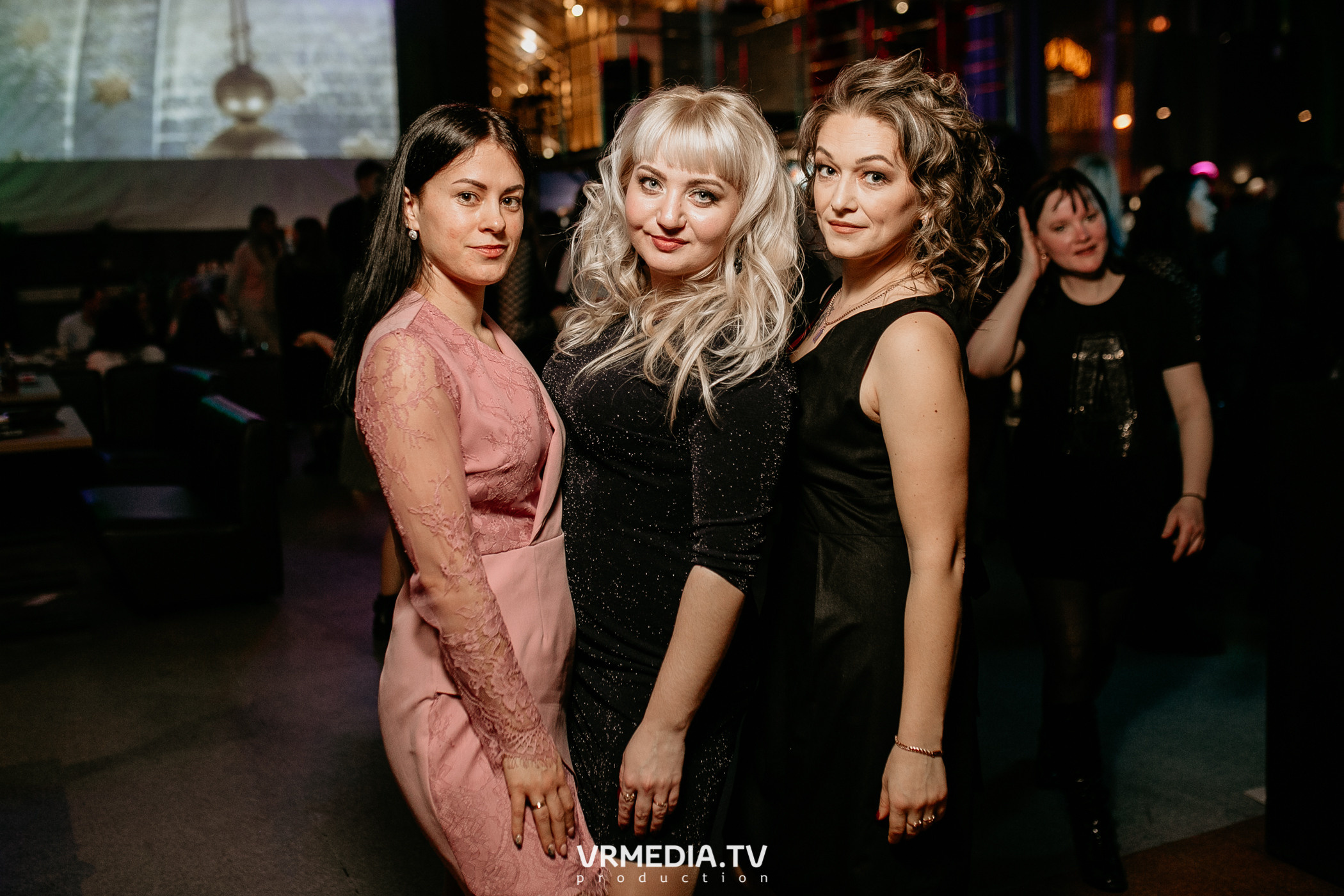 Выходные в баре «DOSKI»