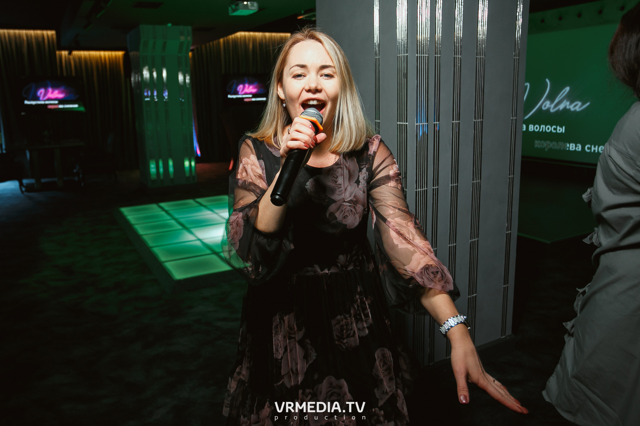 Women’s weekend в караоке «Volna»