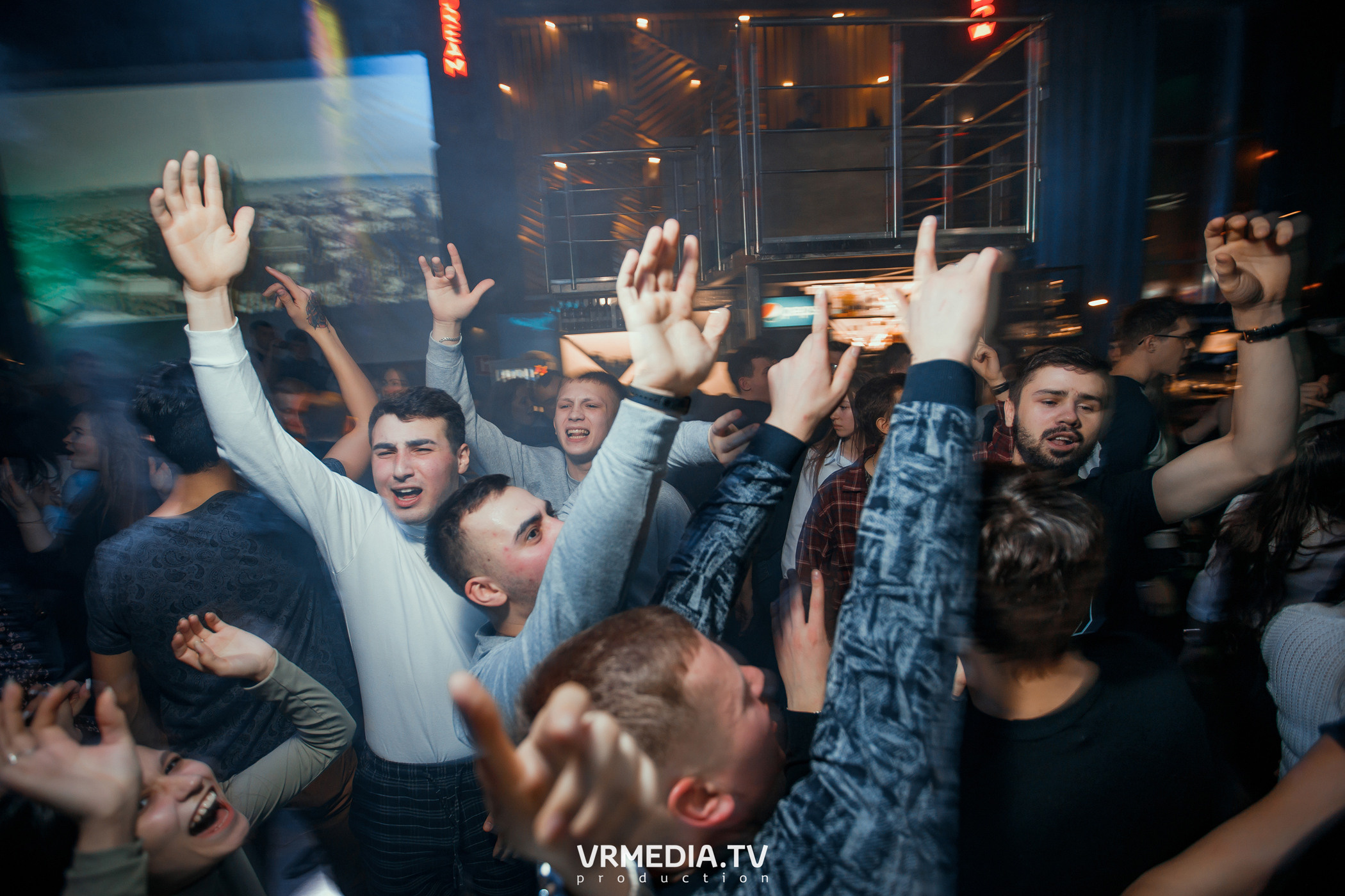 Выходные в баре «DOSKI»