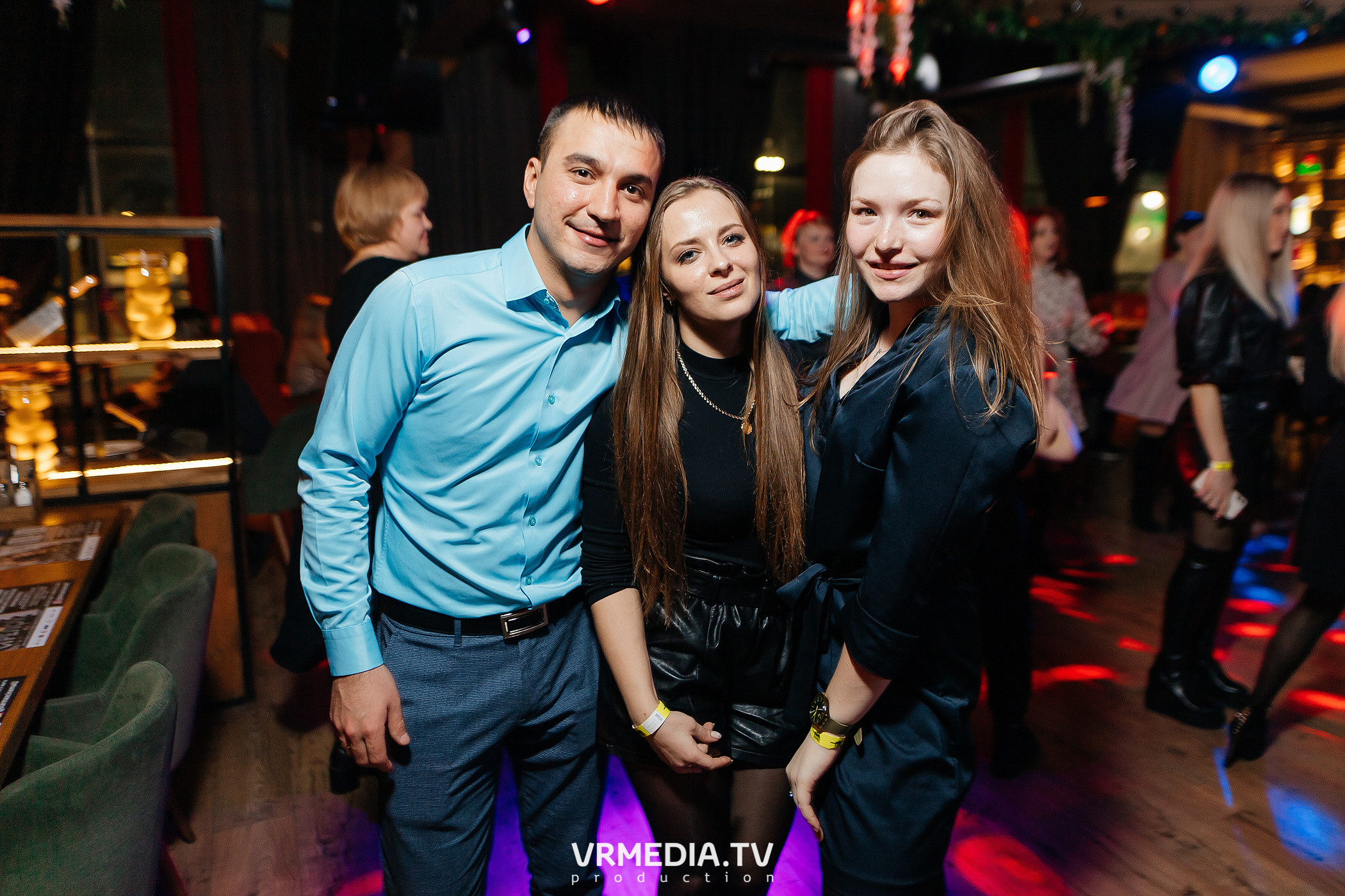 Выходные в баре «DOSKI»