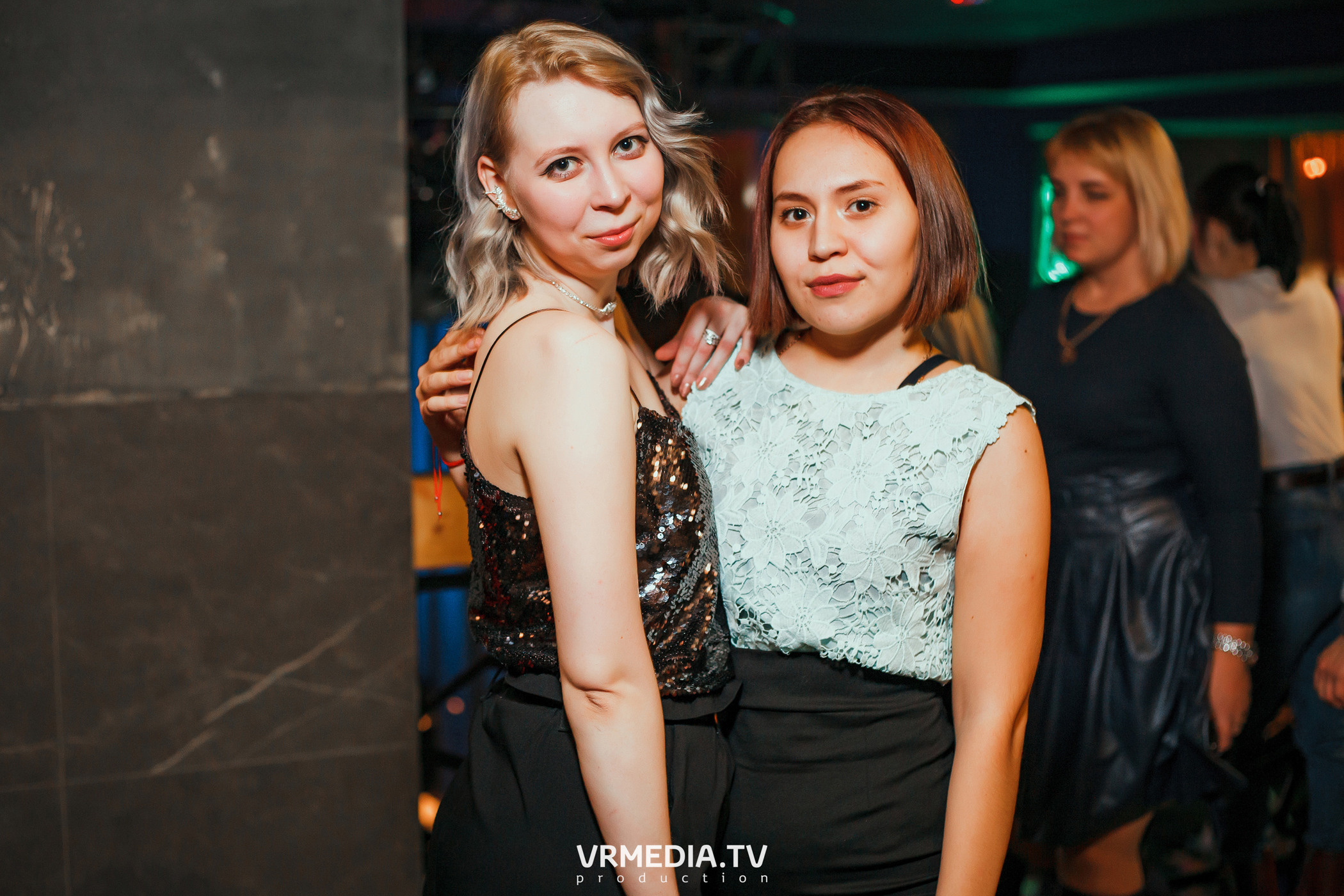 Выходные в баре «DOSKI»