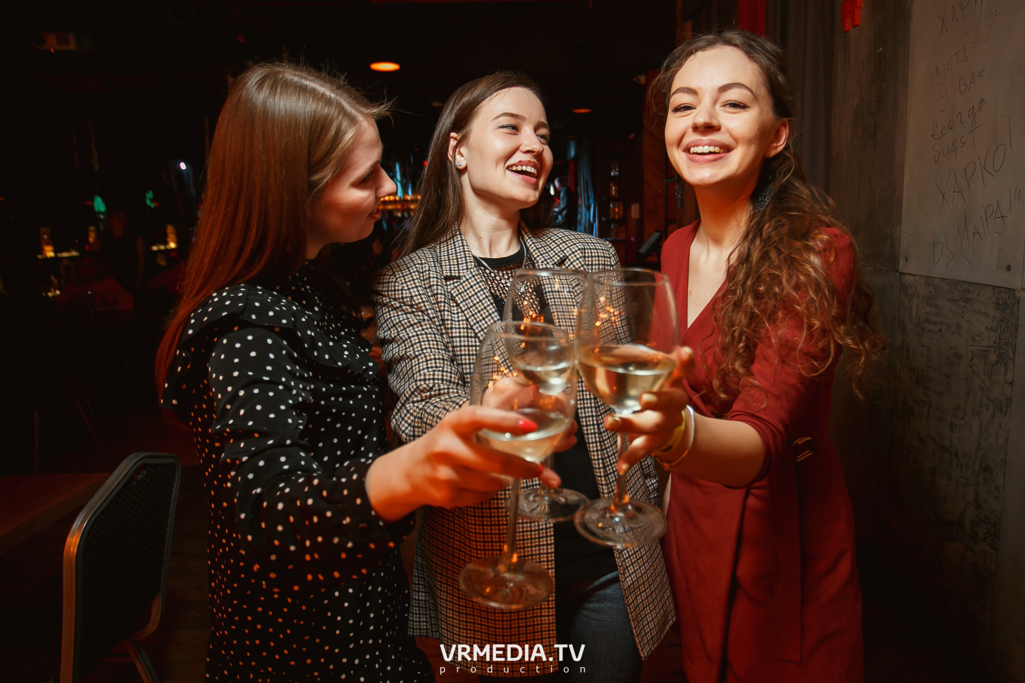 Алые Паруса в гриль-баре «Жара»