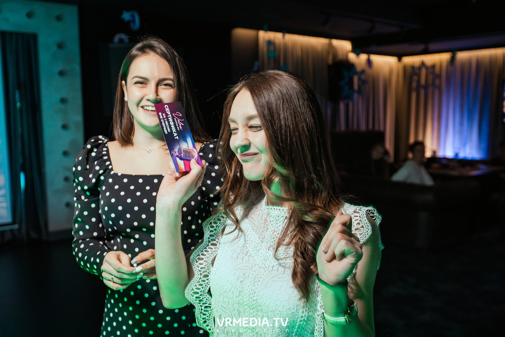 Merry Christmas в караоке «Volna»