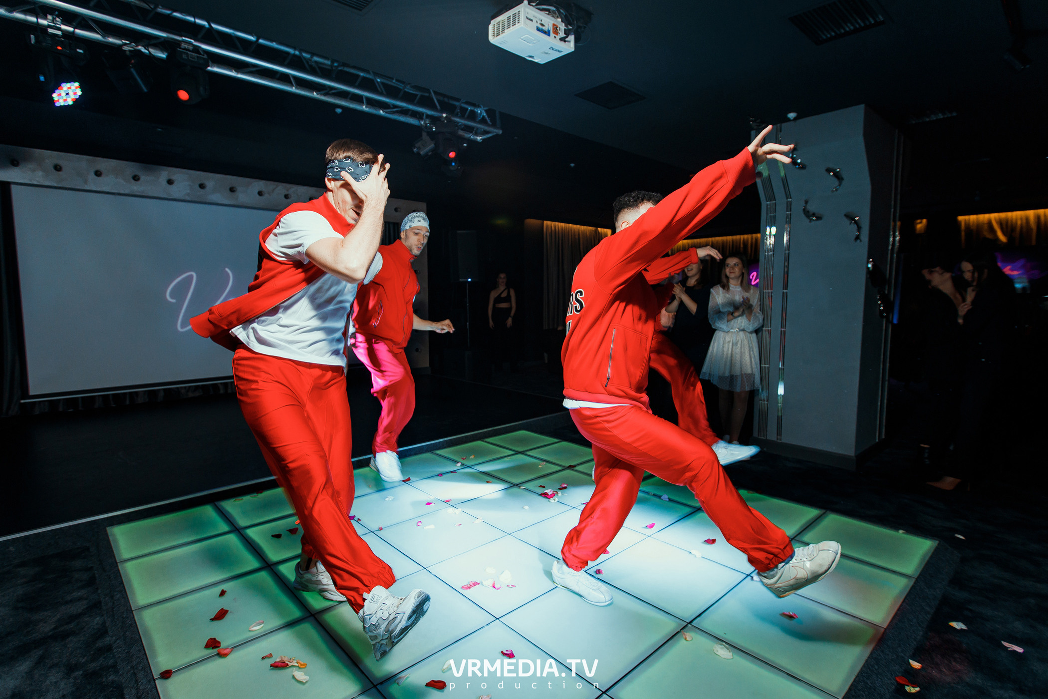 Women’s weekend в караоке «Volna»