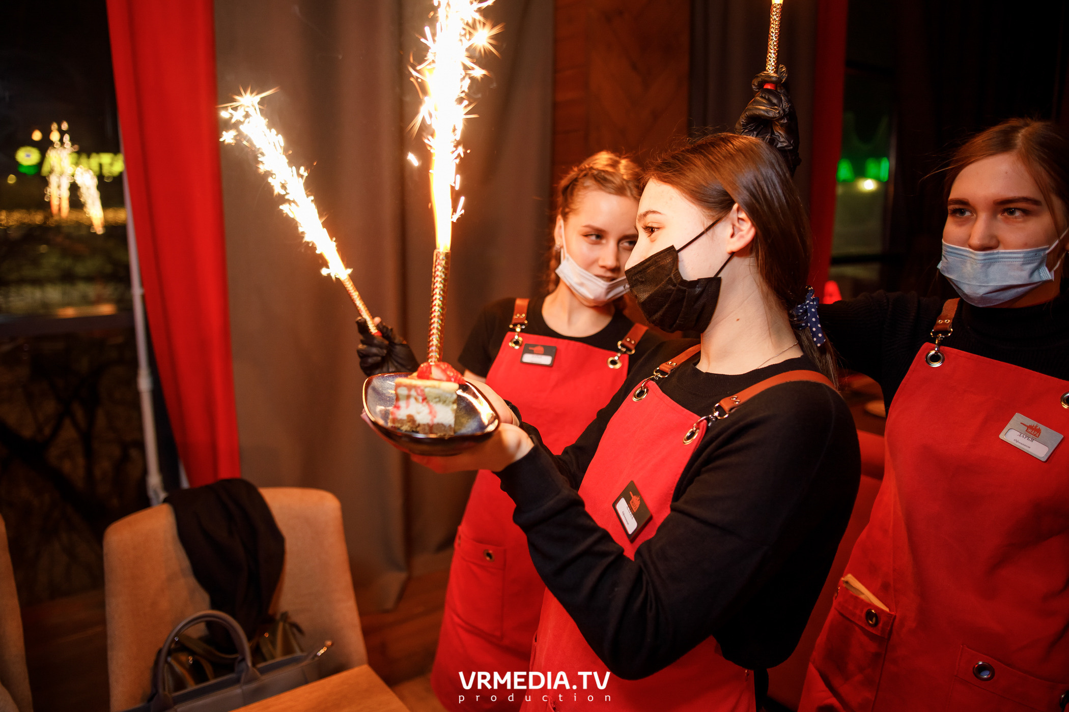 Индиго в гриль-баре «Жара»