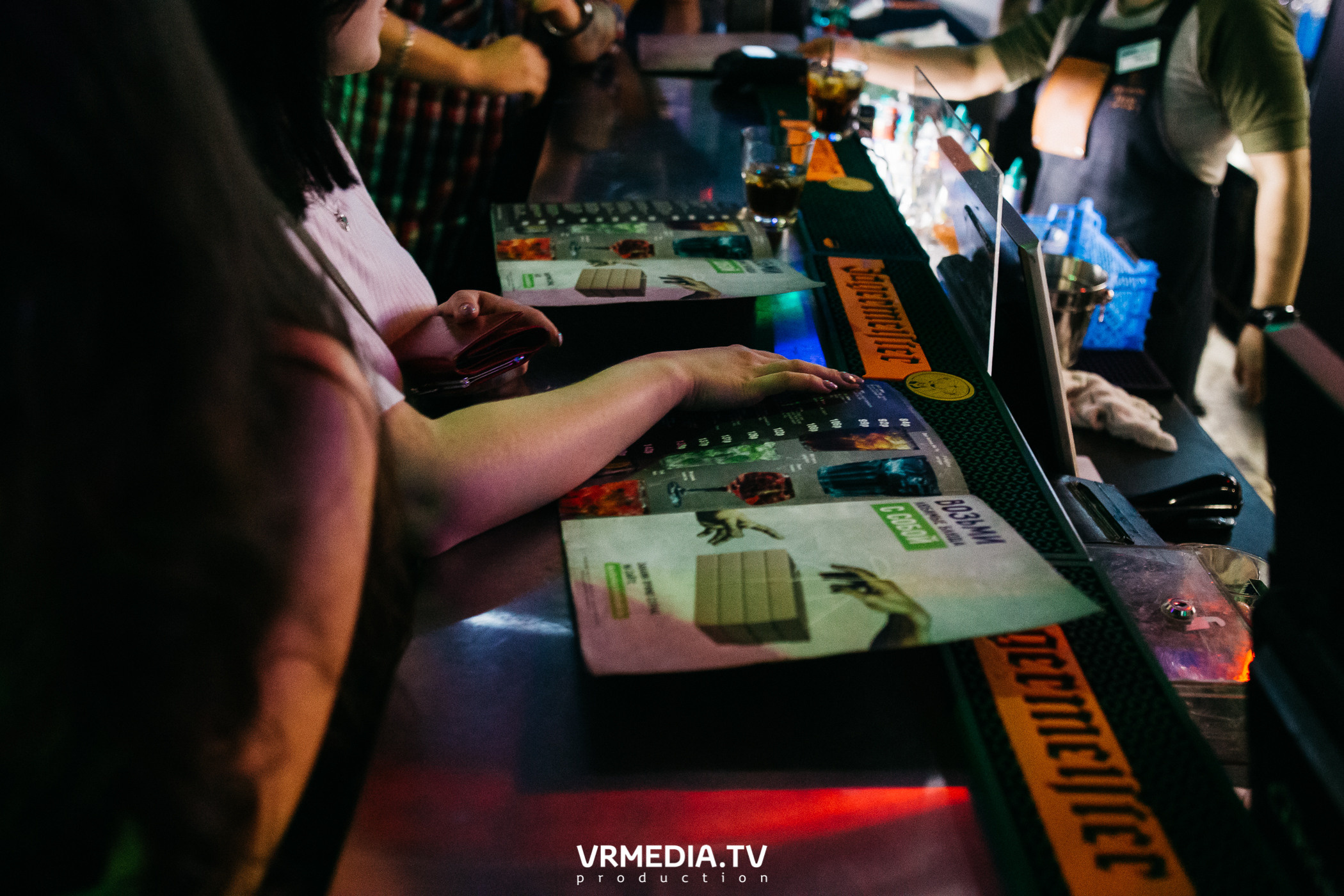 Выходные в баре «DOSKI»