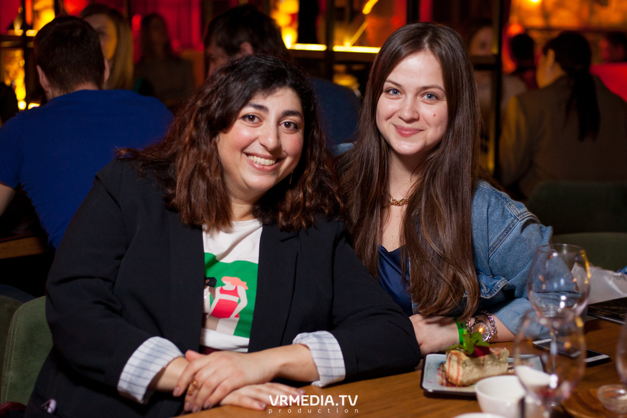 Крупным Планом в гриль-баре «Жара»