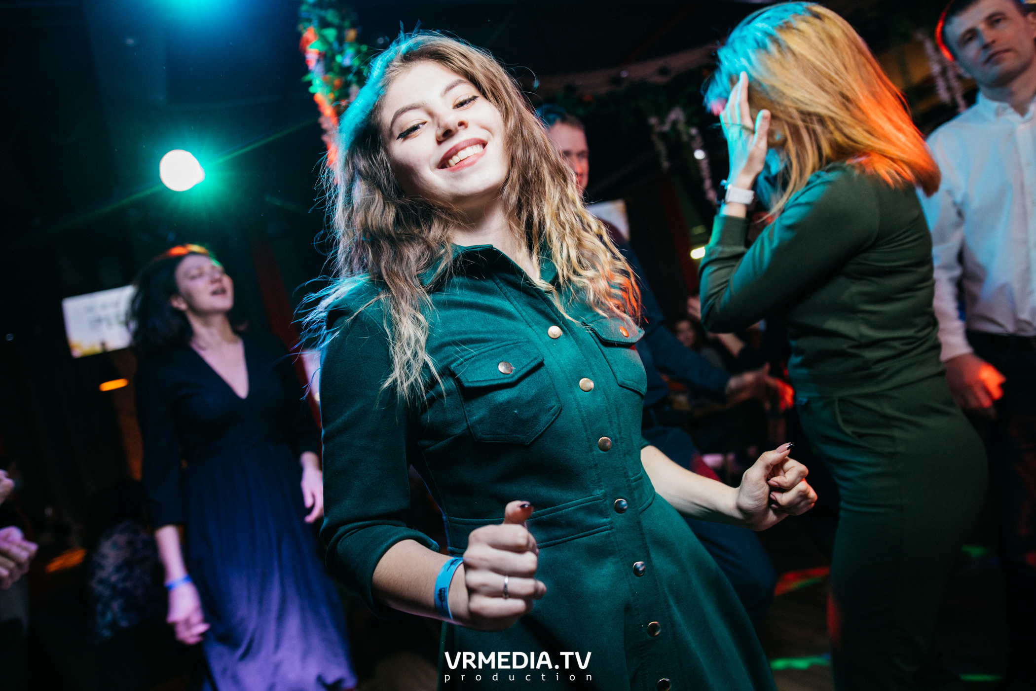 Мы русские в гриль-баре «Жара»