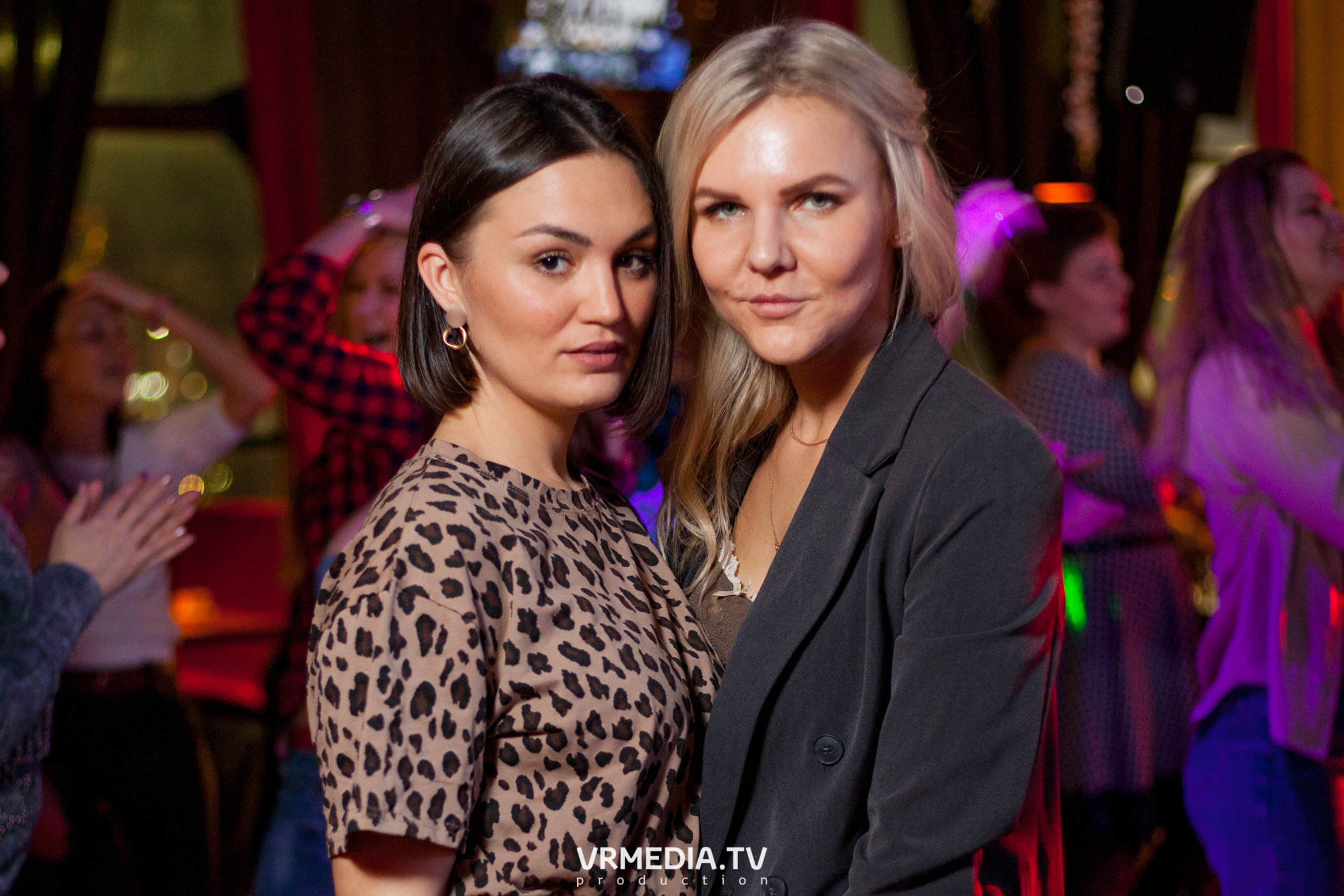 Крупным Планом в гриль-баре «Жара»