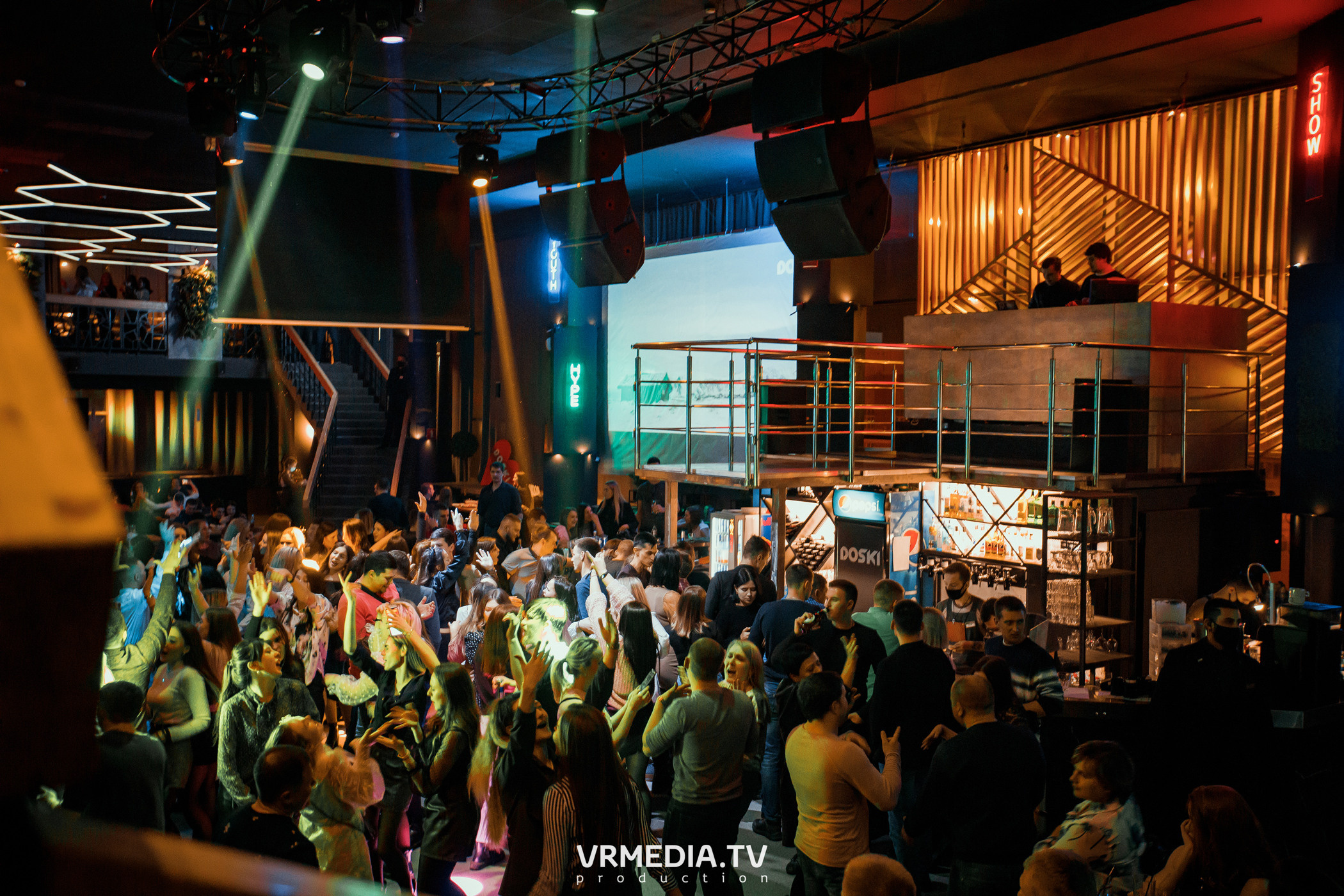 Выходные в баре «DOSKI»