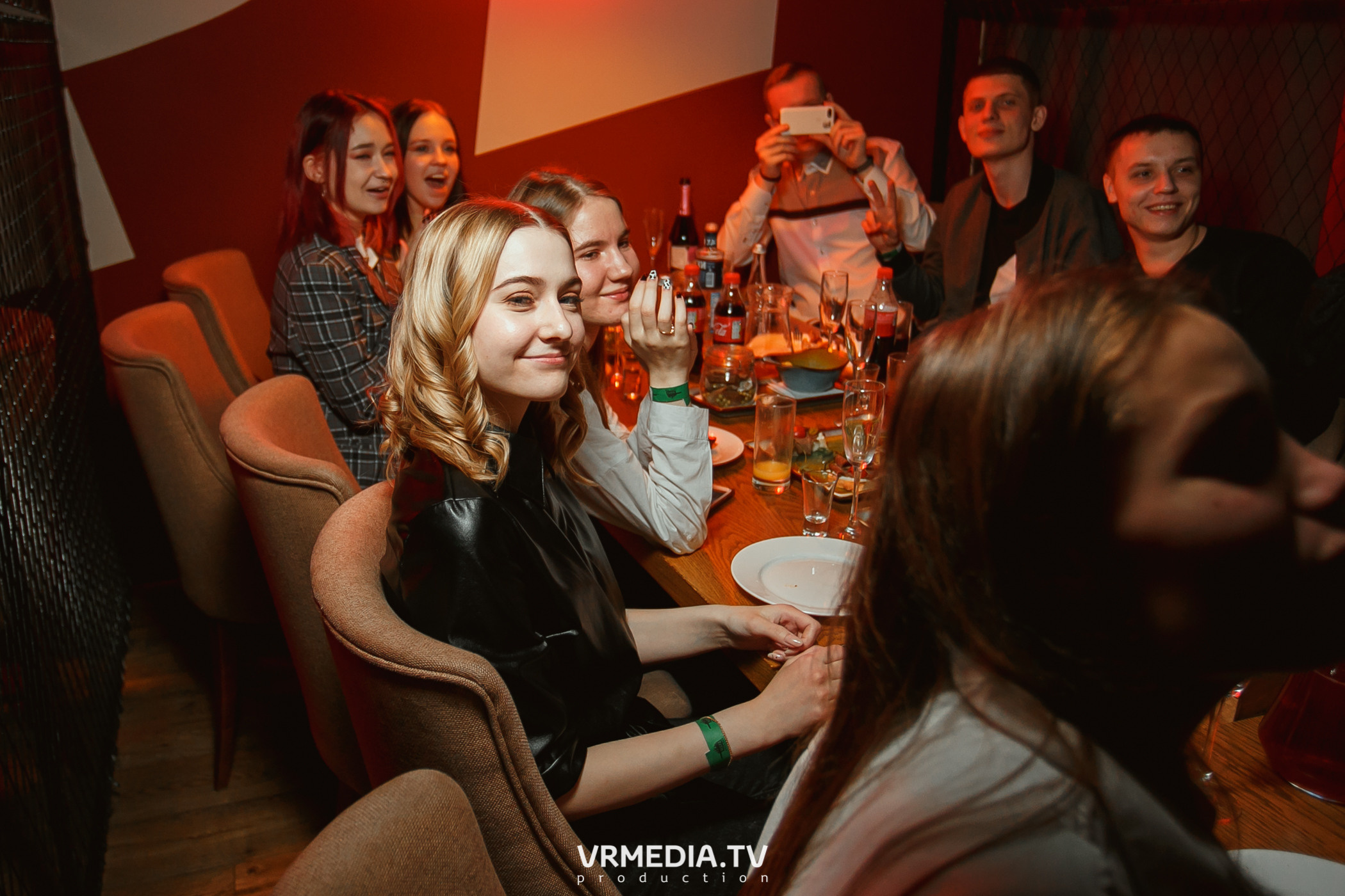 Крупным Планом в гриль-баре «Жара»