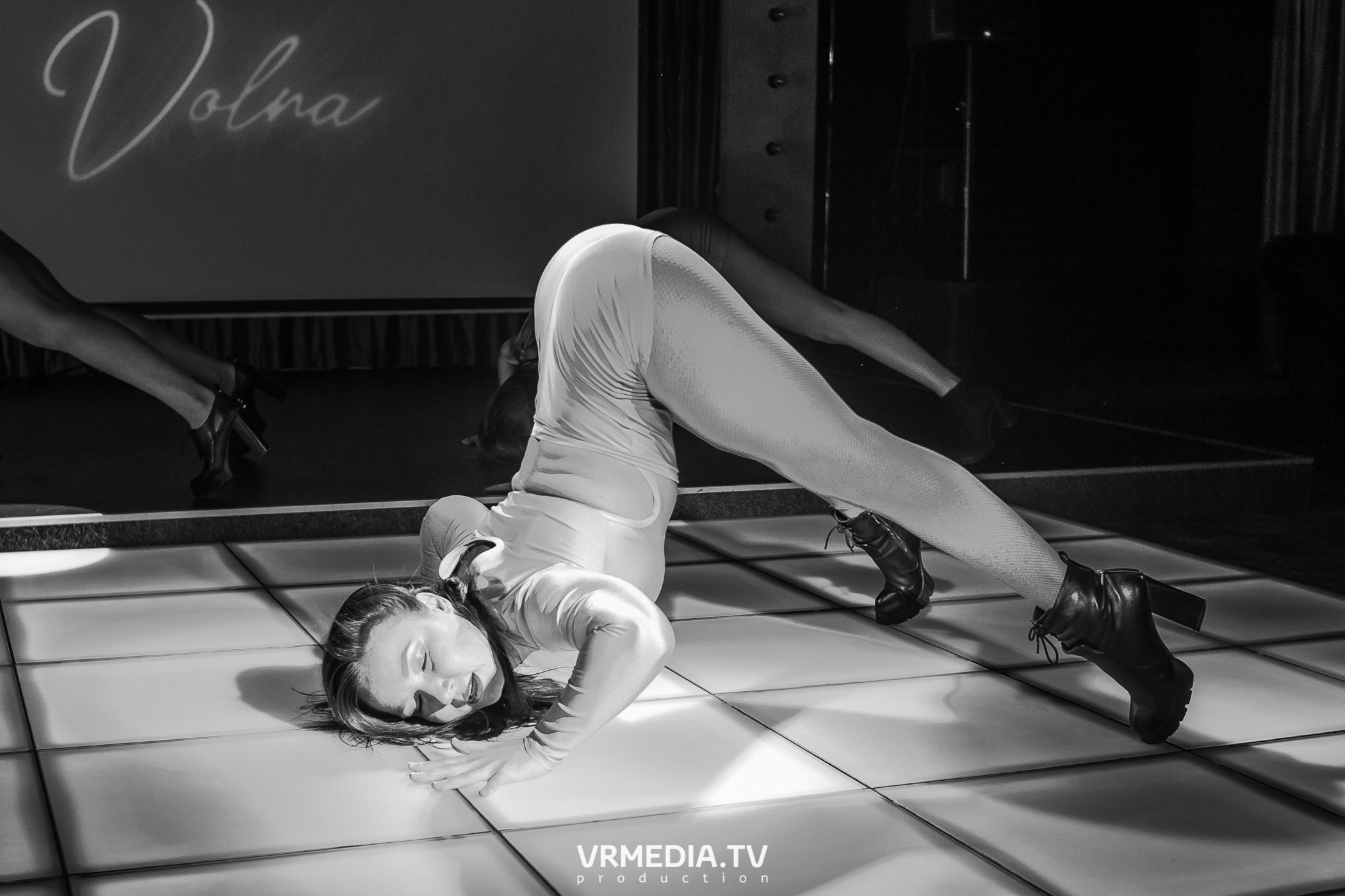 «International dance day» в караоке «Volna»