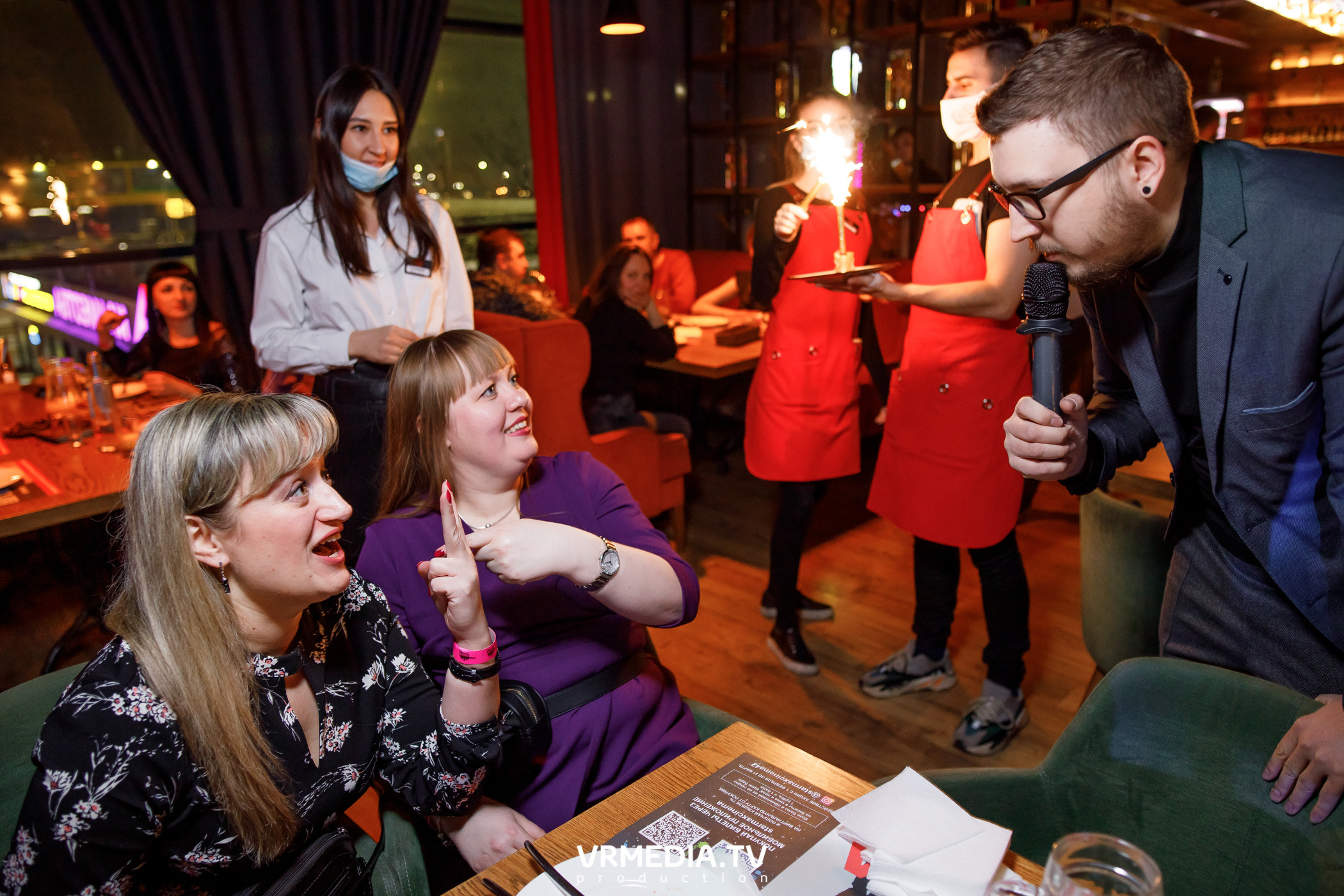 Алые Паруса в гриль-баре «Жара»