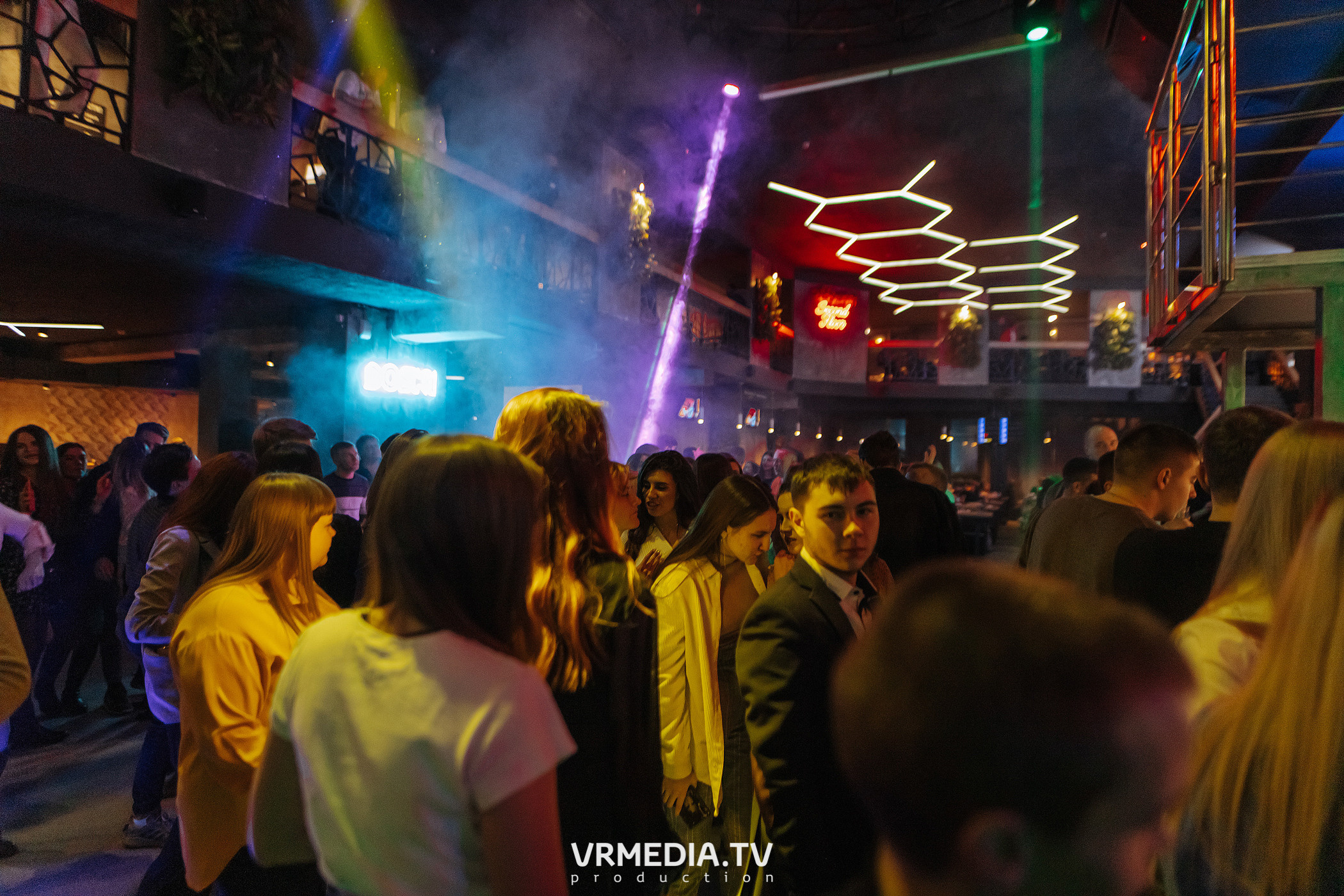 Выходные в баре «DOSKI»