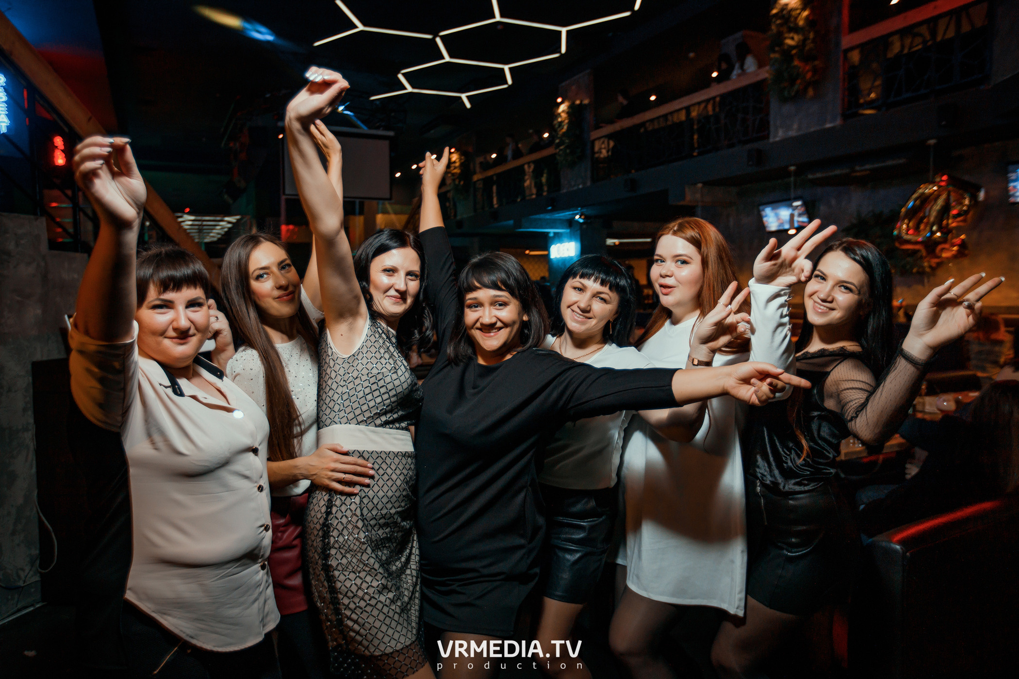 Выходные в баре «DOSKI»