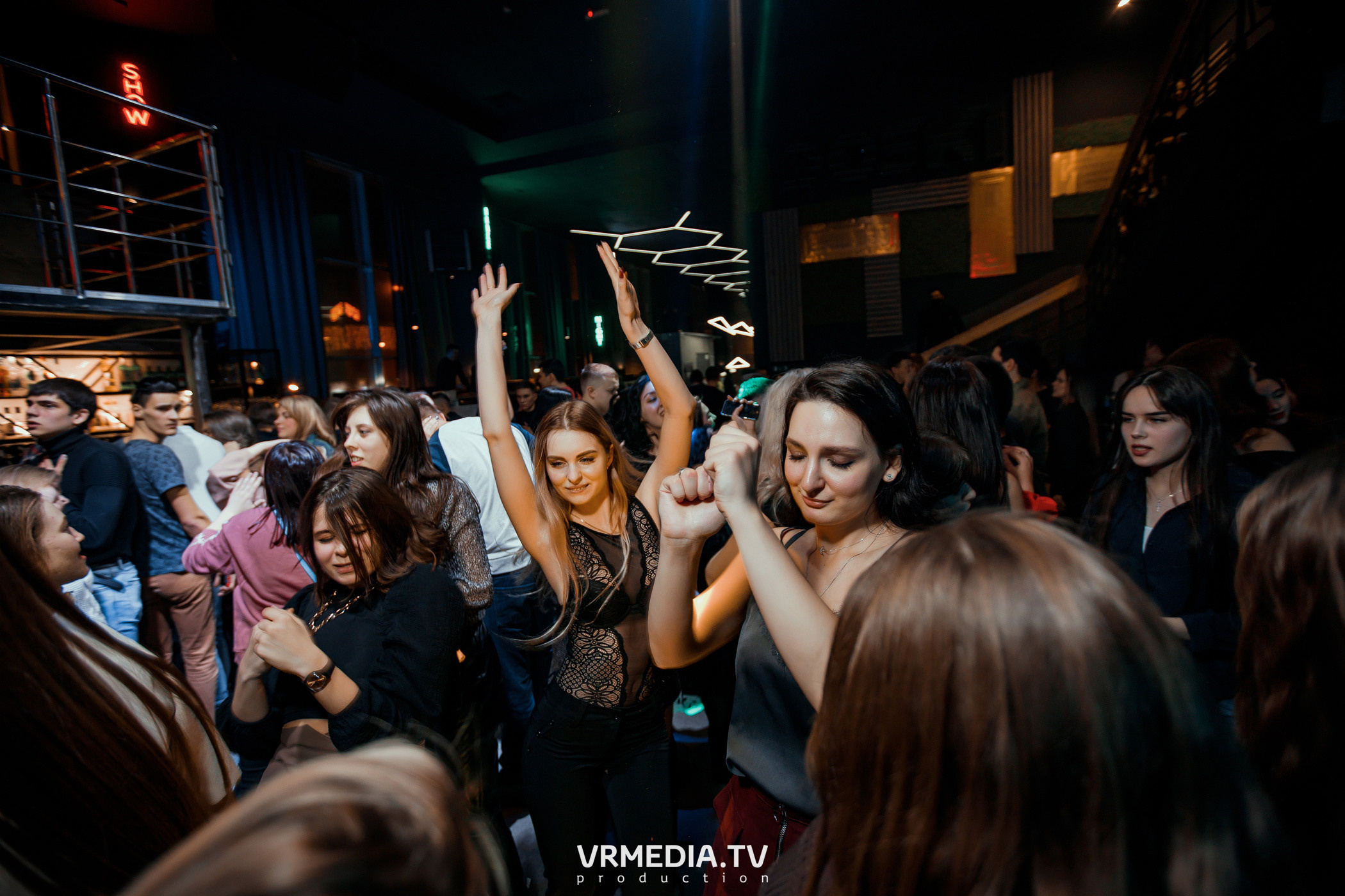 Выходные в баре «DOSKI»