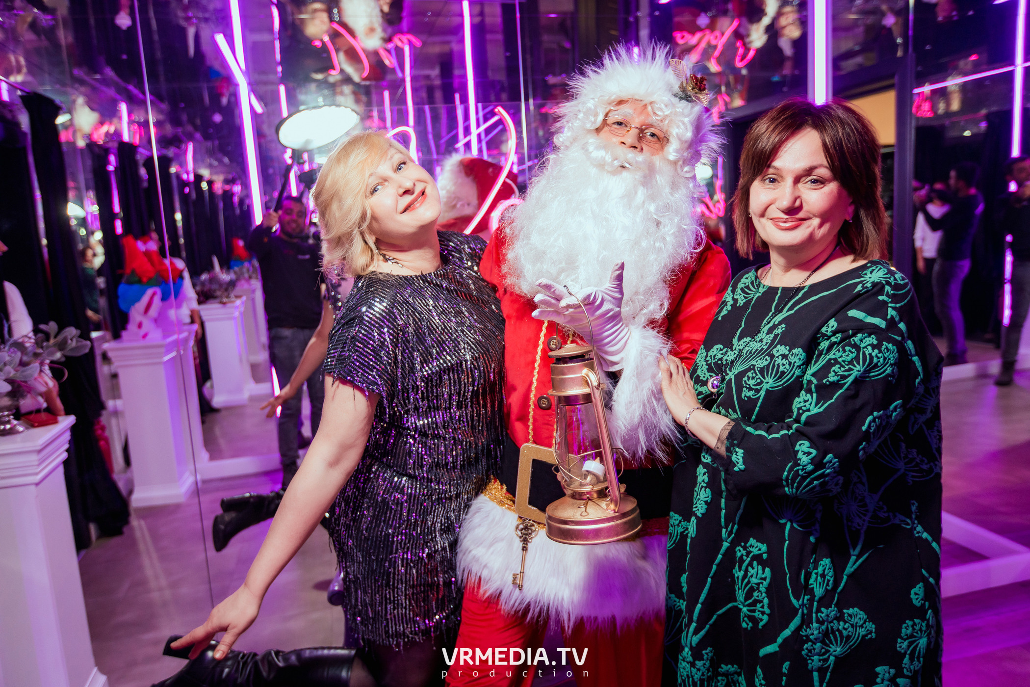 Merry Christmas в караоке «Volna»