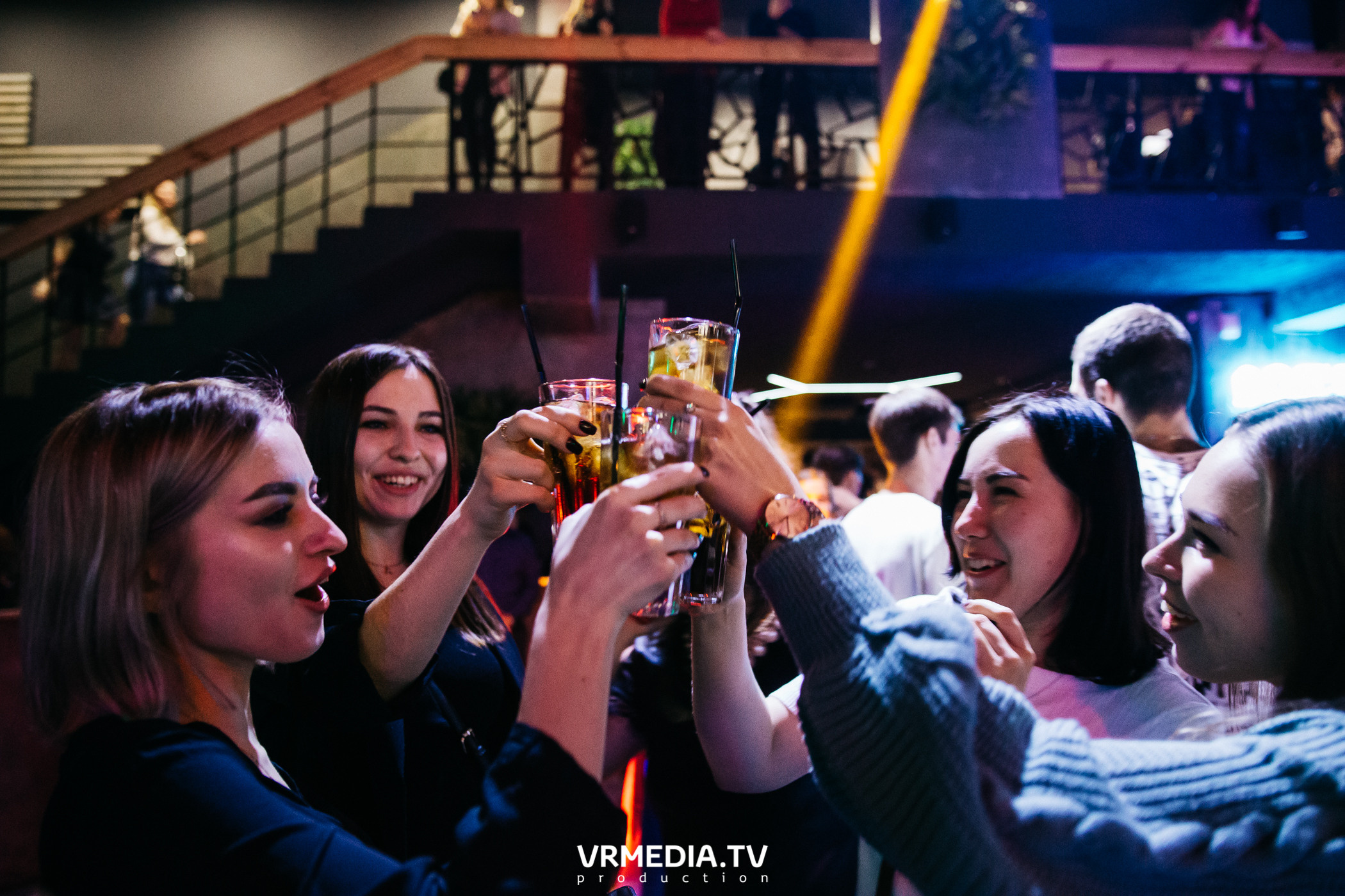 Выходные в баре «DOSKI»