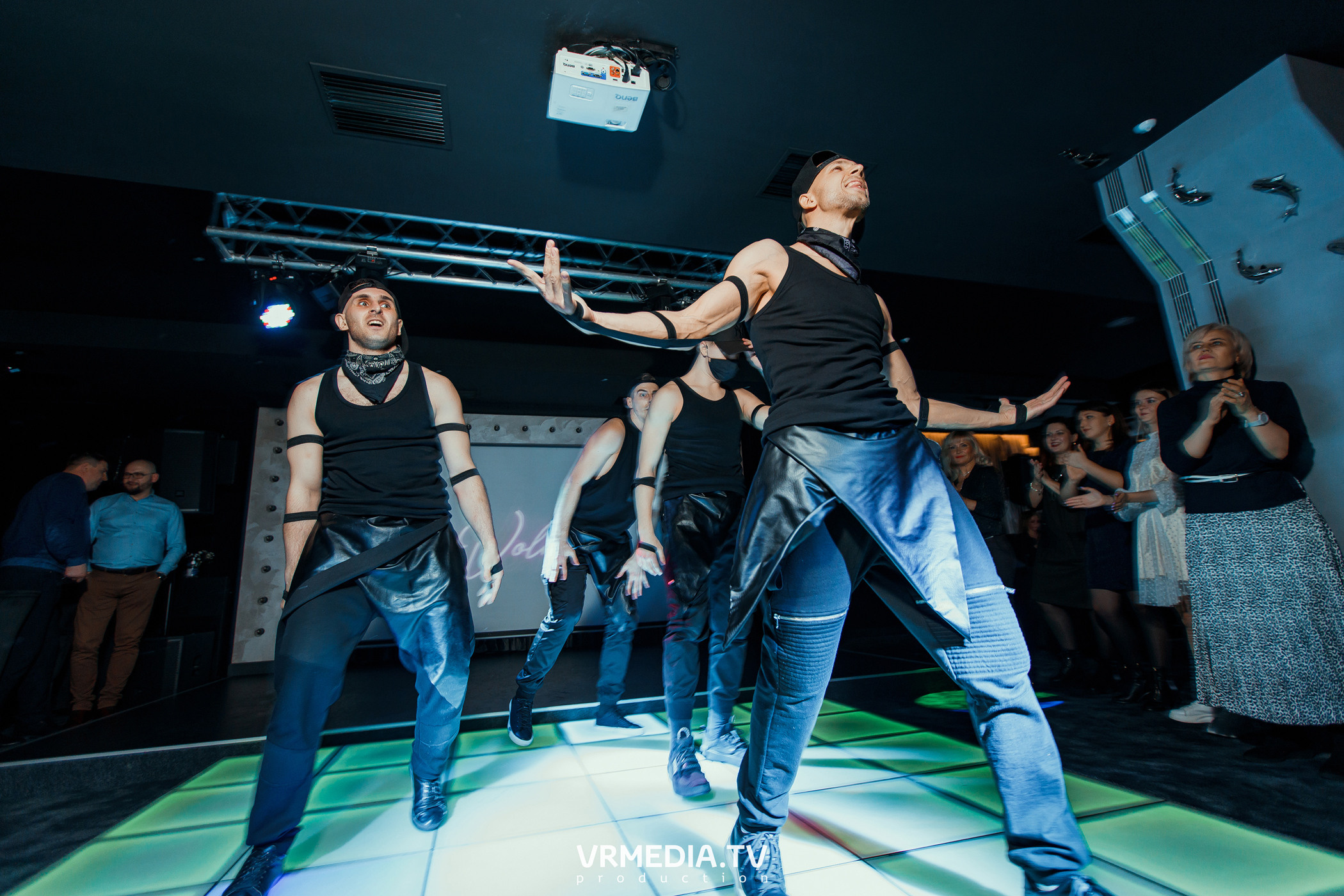 Women’s weekend в караоке «Volna»