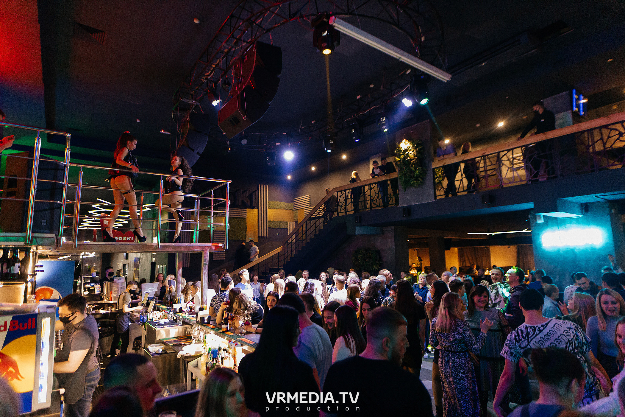 Выходные в баре «DOSKI»