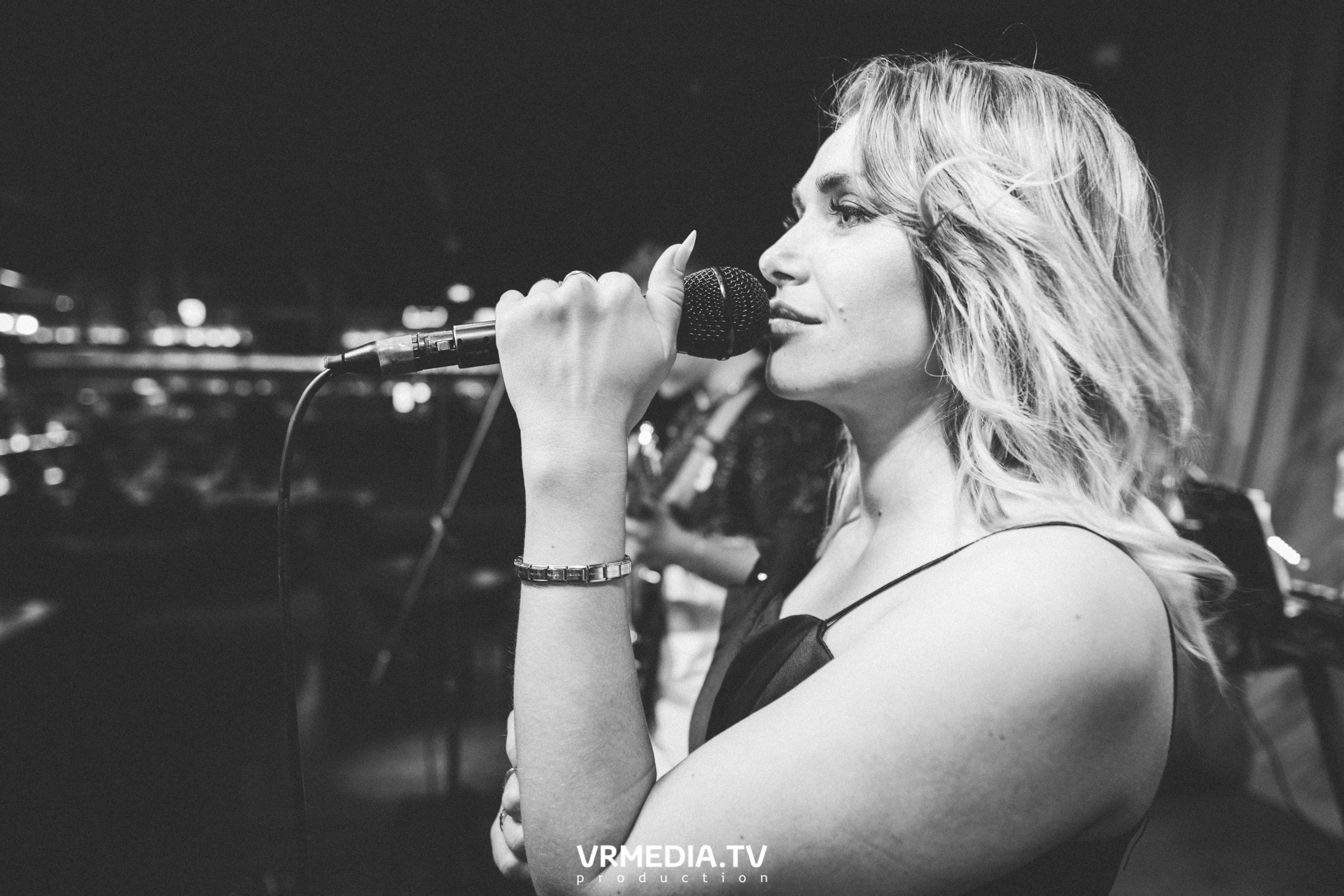 Мы русские в гриль-баре «Жара»