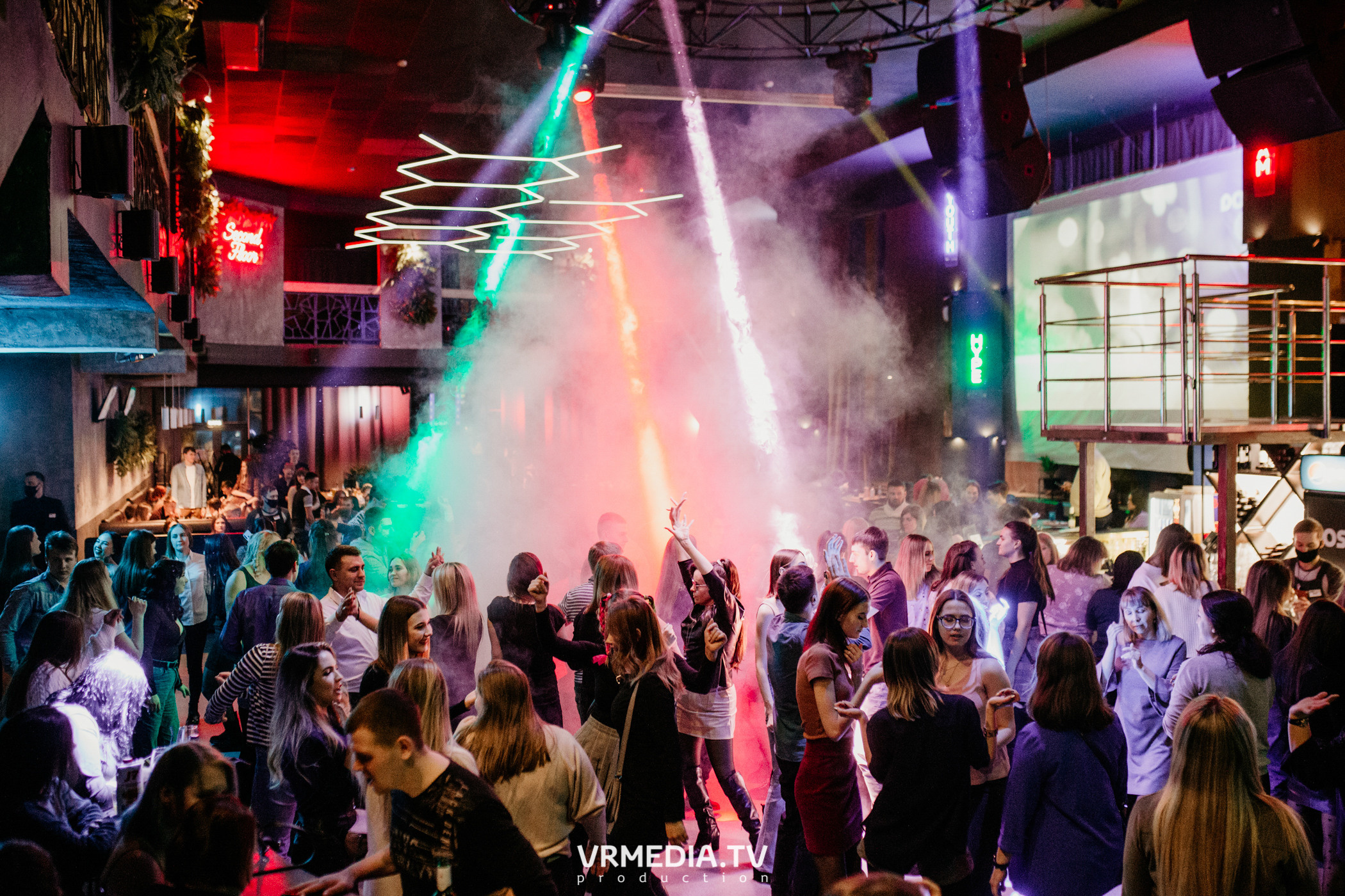 Выходные в баре «DOSKI»