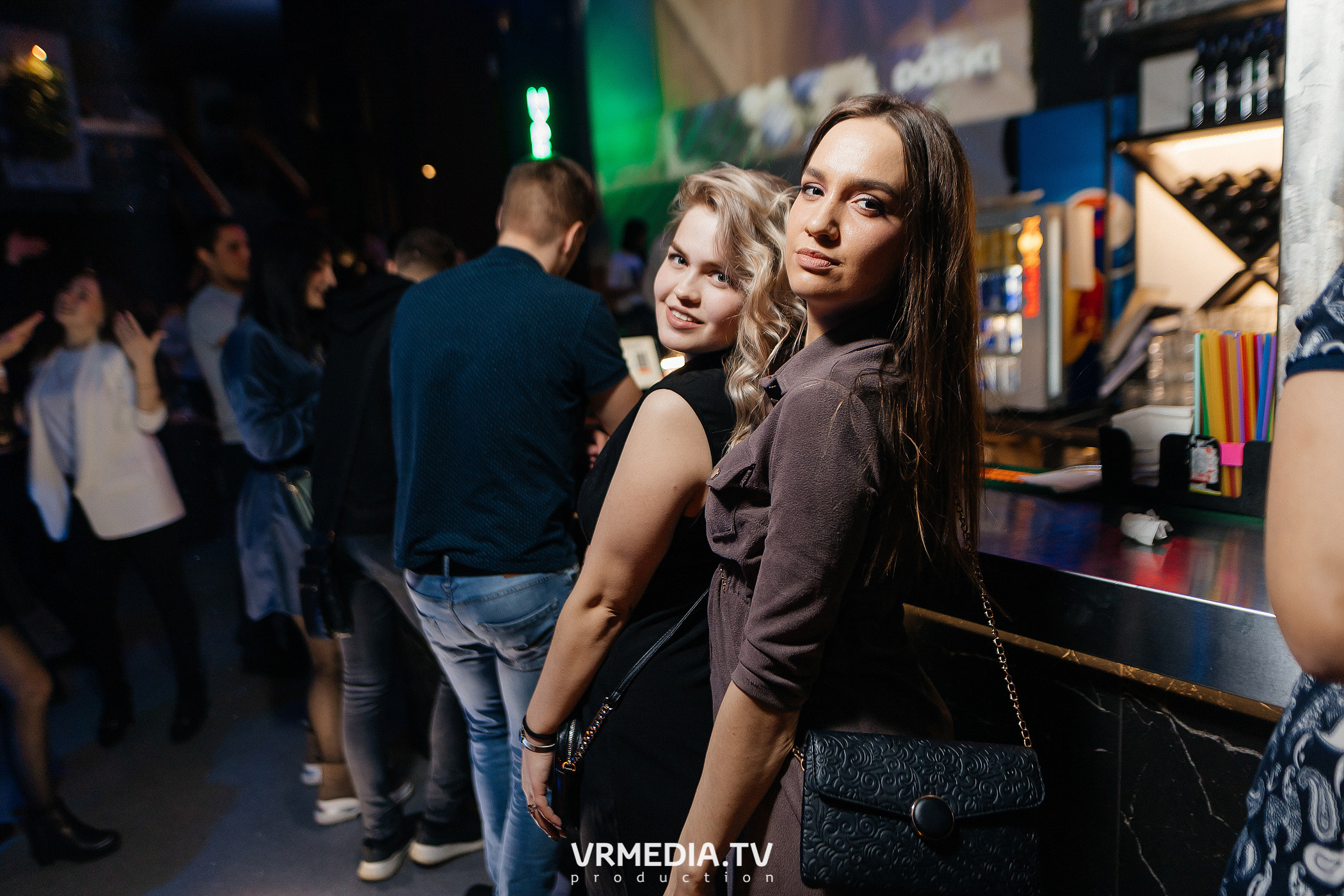 Выходные в баре «DOSKI»