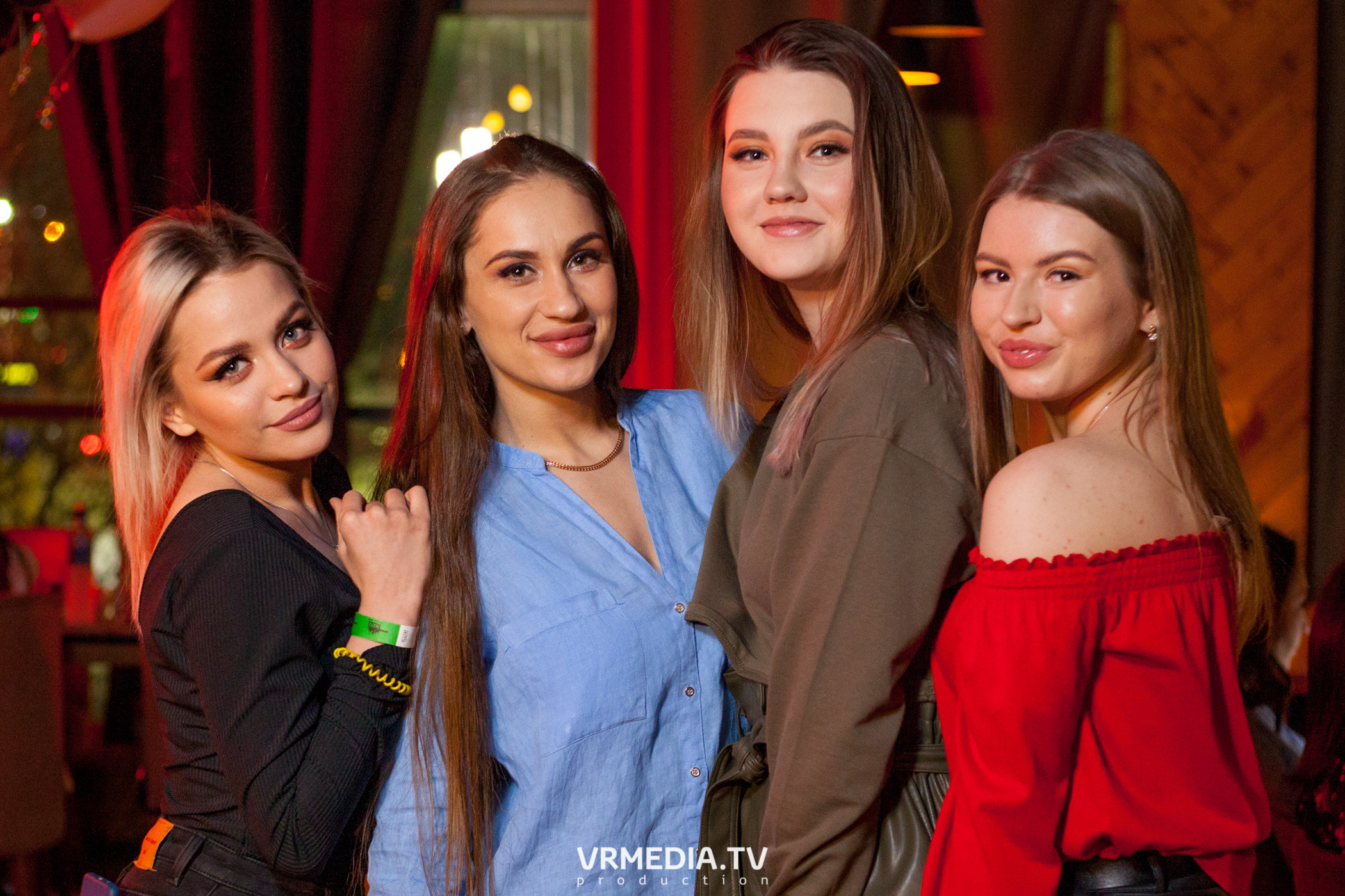 Крупным Планом в гриль-баре «Жара»