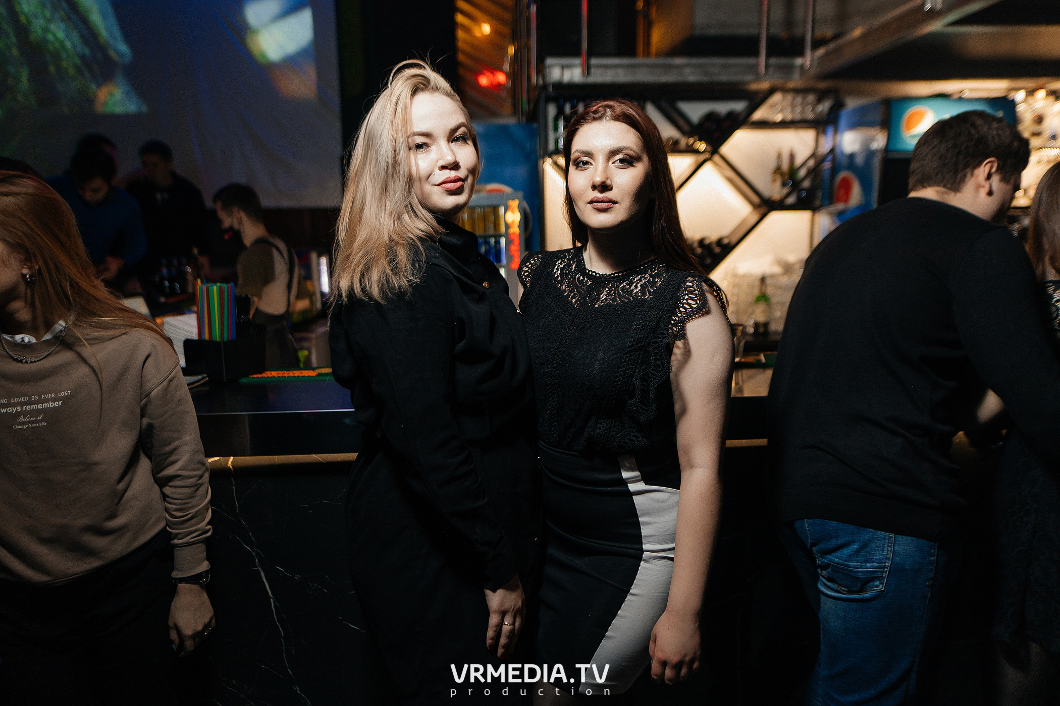 Выходные в баре «DOSKI»