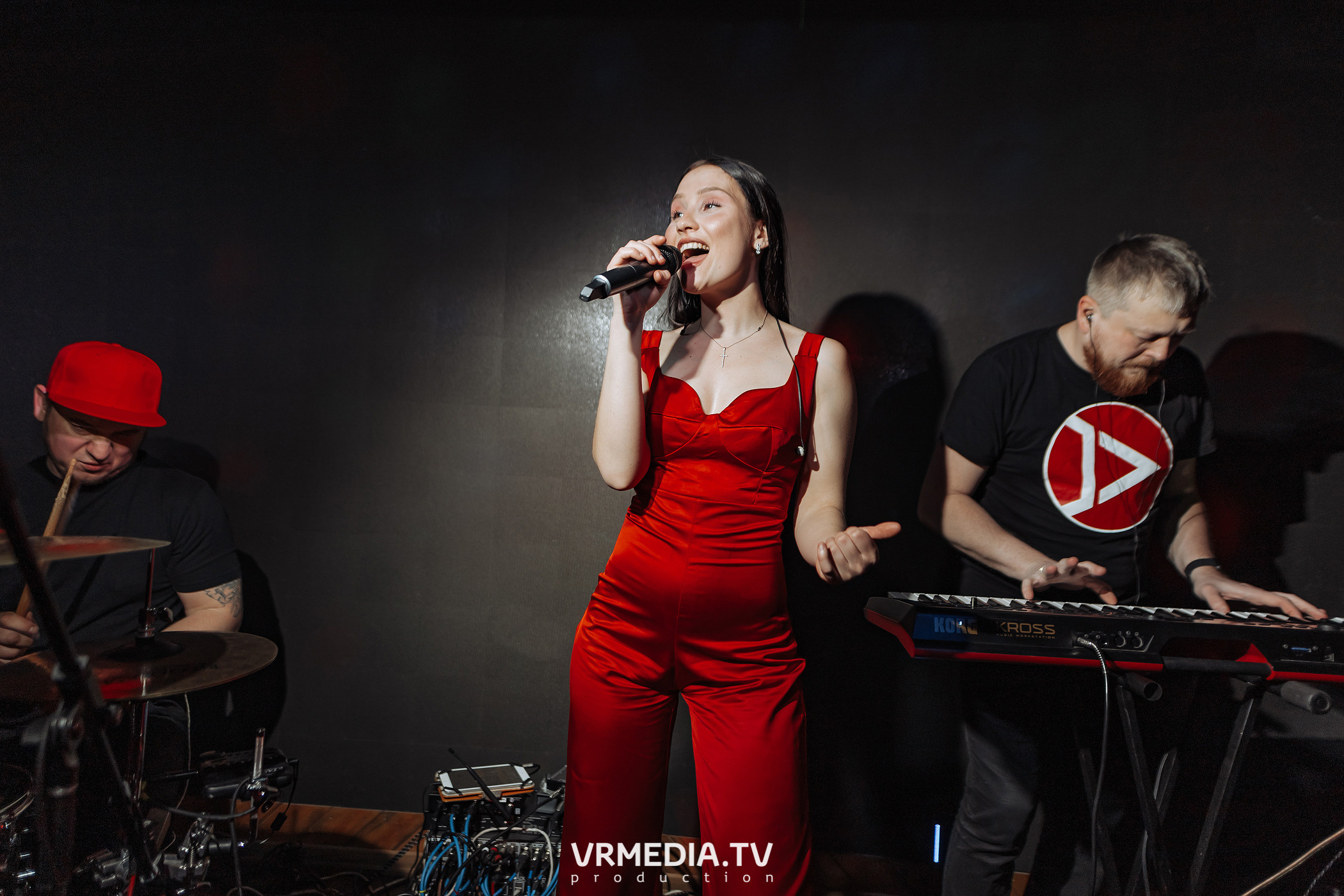 Алые Паруса в гриль-баре «Жара»