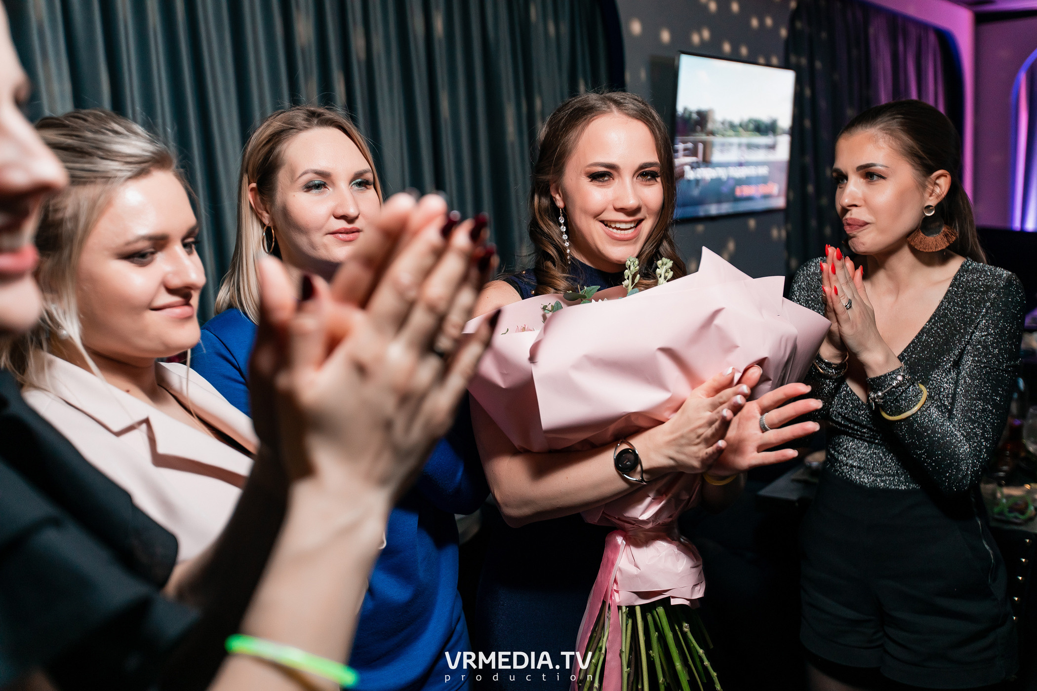 Выходные в караоке «Volna»