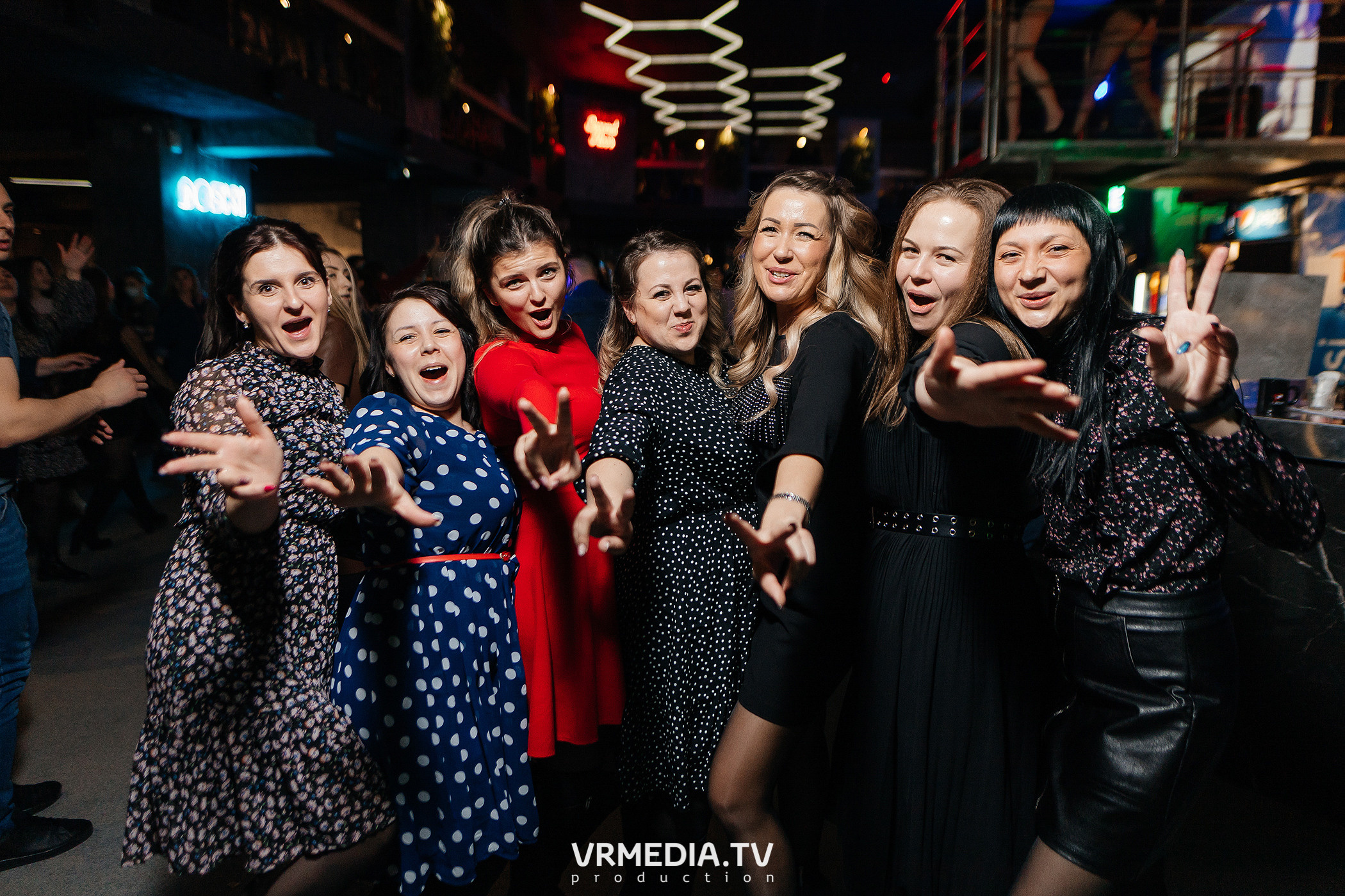 Выходные в баре «DOSKI»