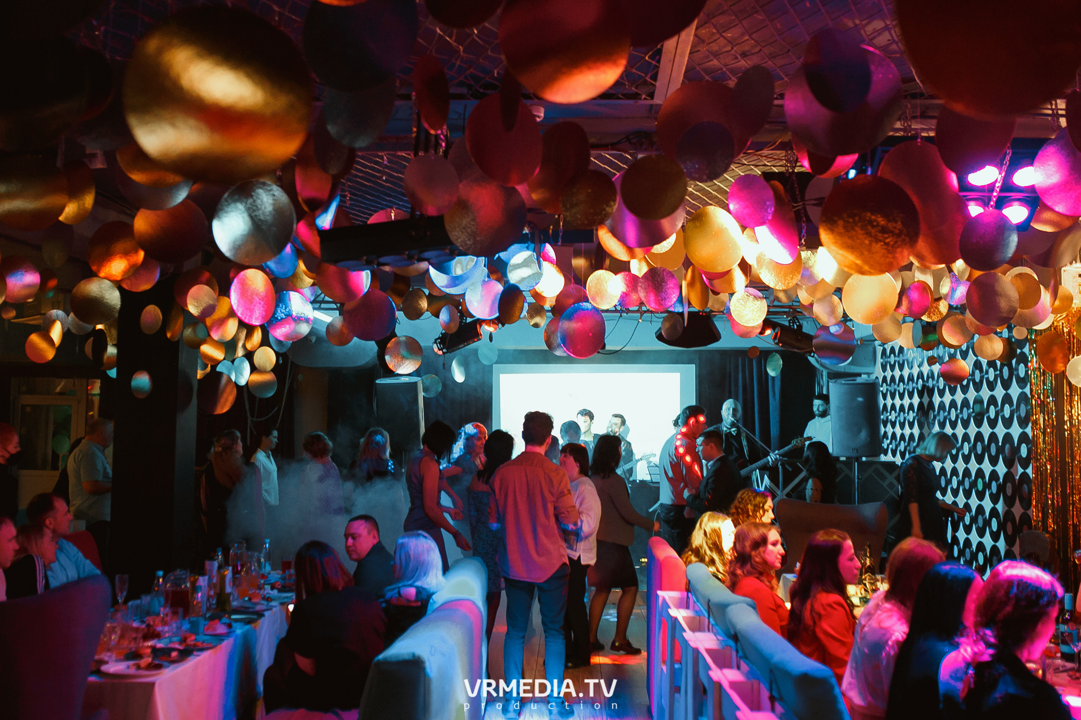 Международный женский день в караоке «Mimo Not»