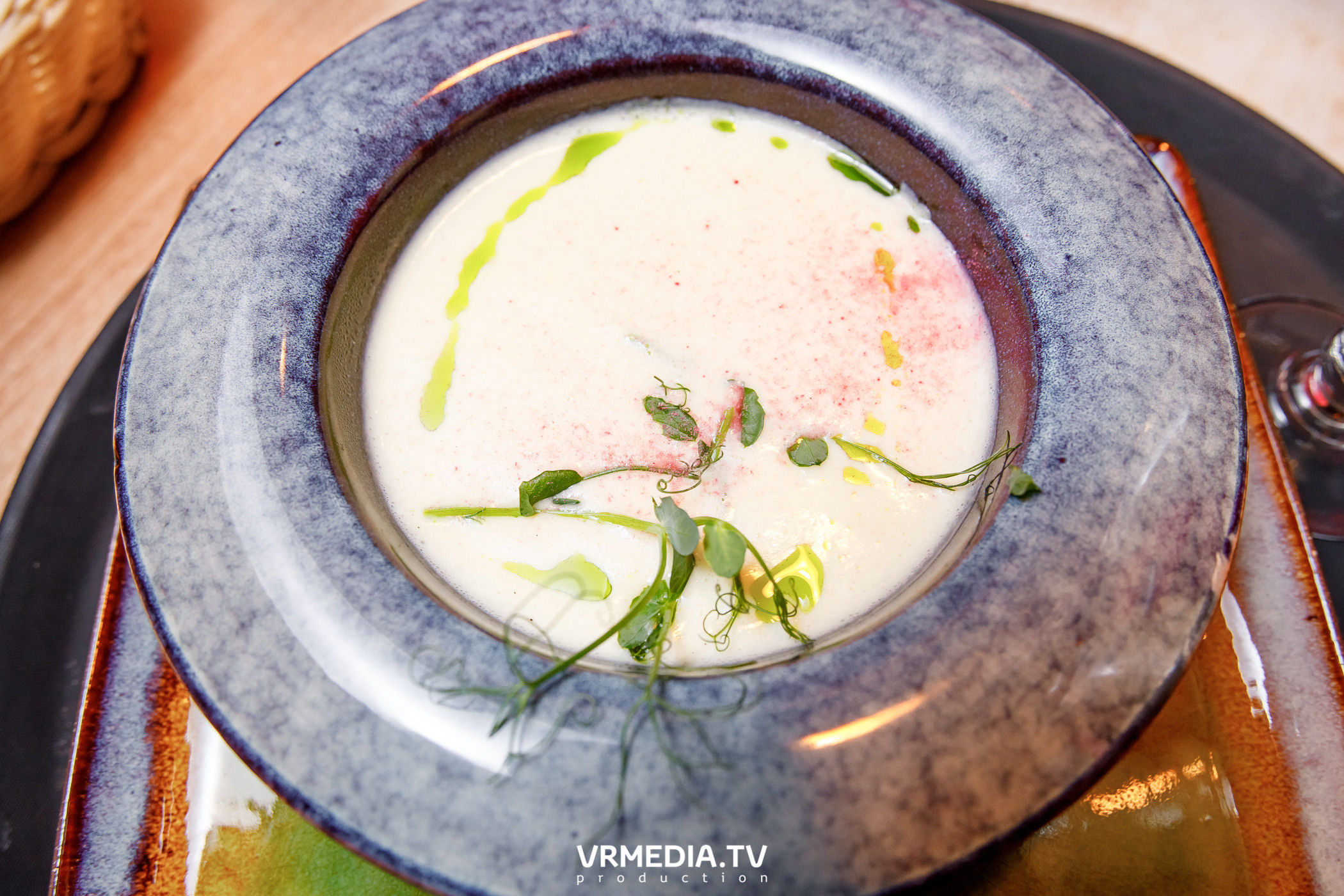 Мы русские в гриль-баре «Жара»