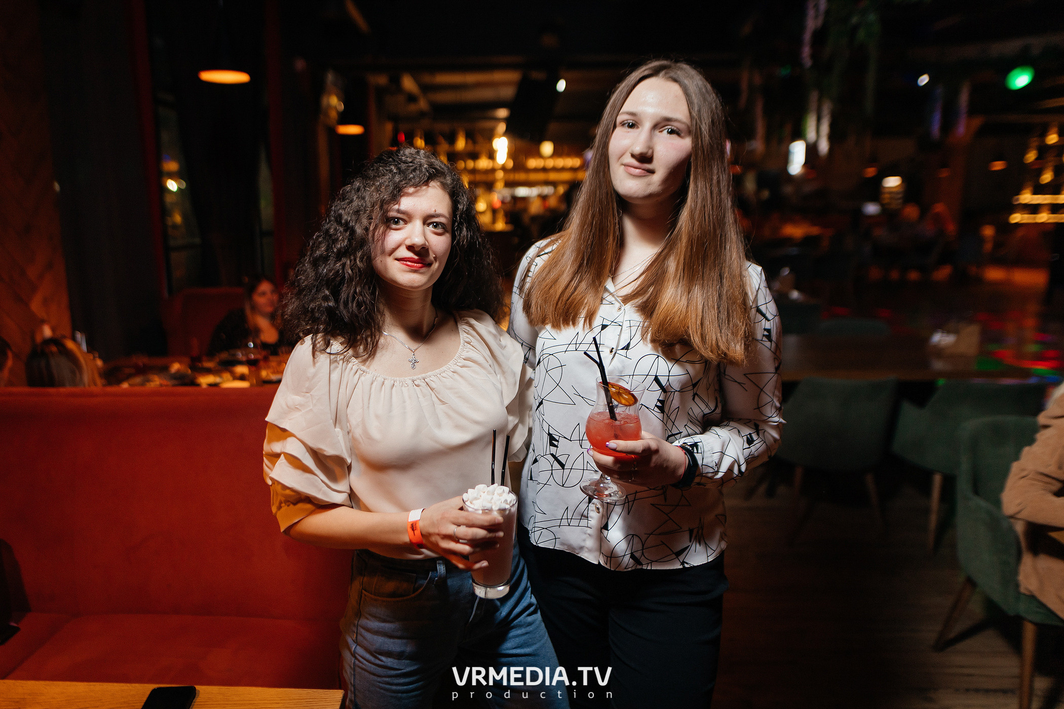 Крупным Планов в гриль-баре «Жара»