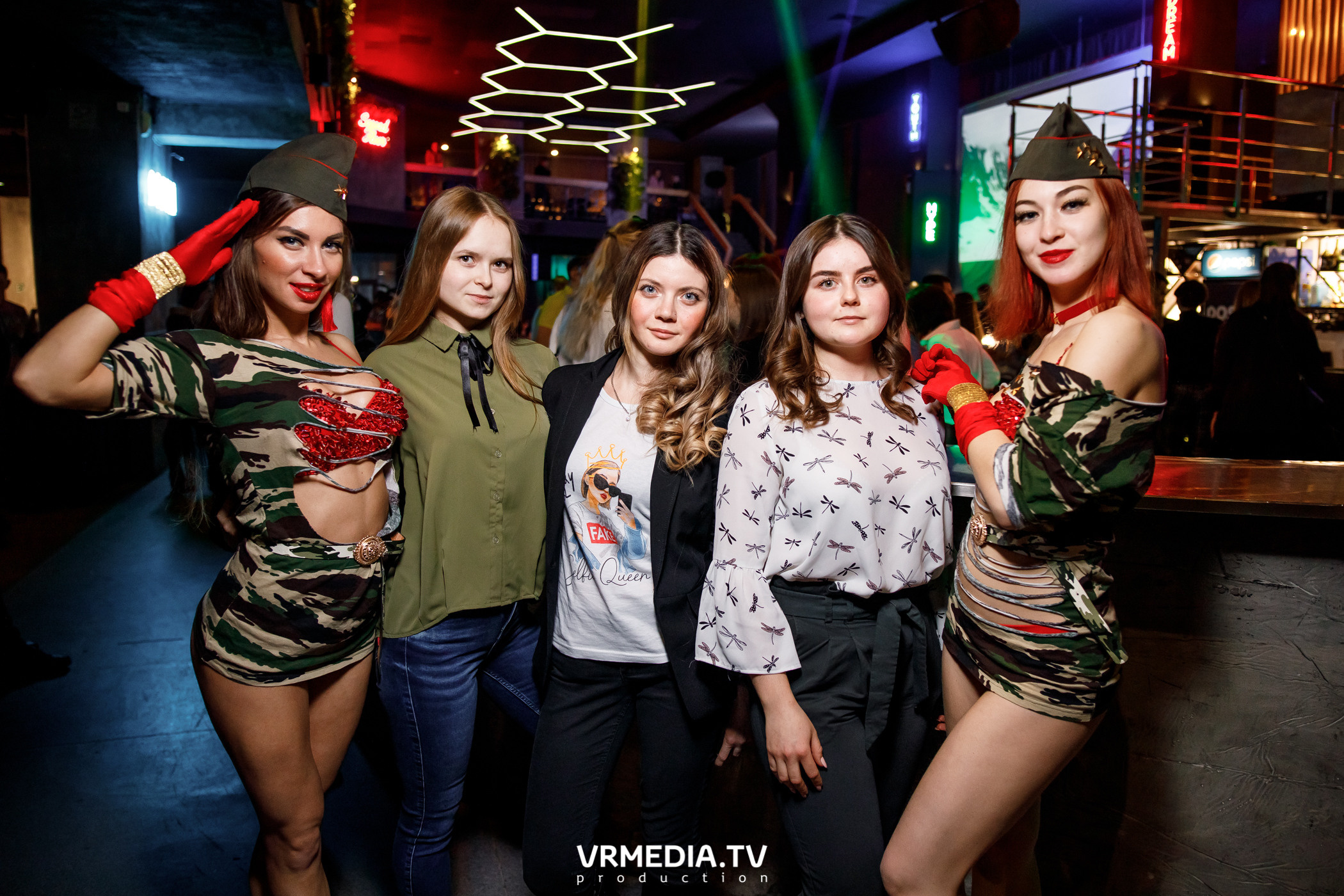 Выходные в баре «DOSKI»